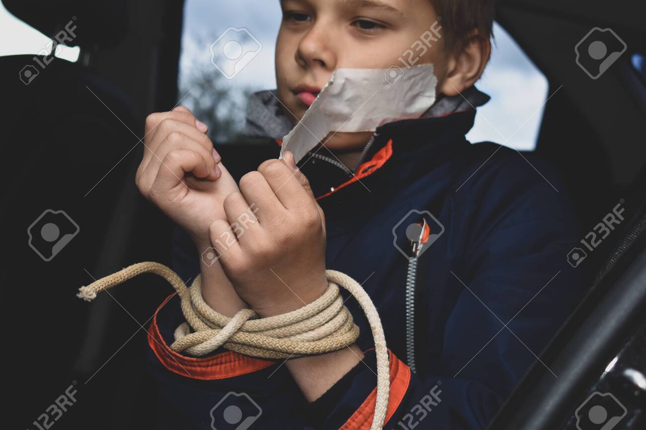 юношу похитили