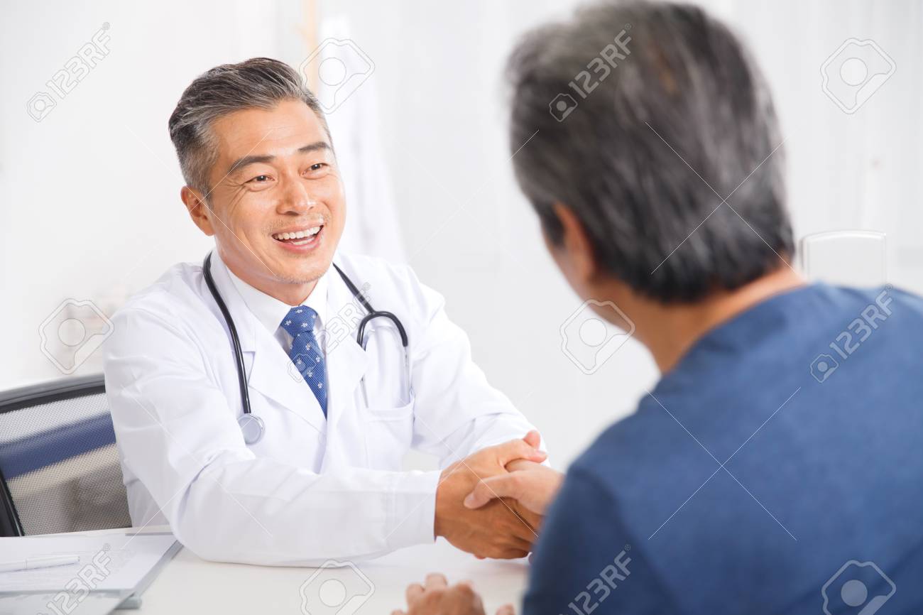 the doctor to the diagnosis and treatment in patients ロイヤリティー