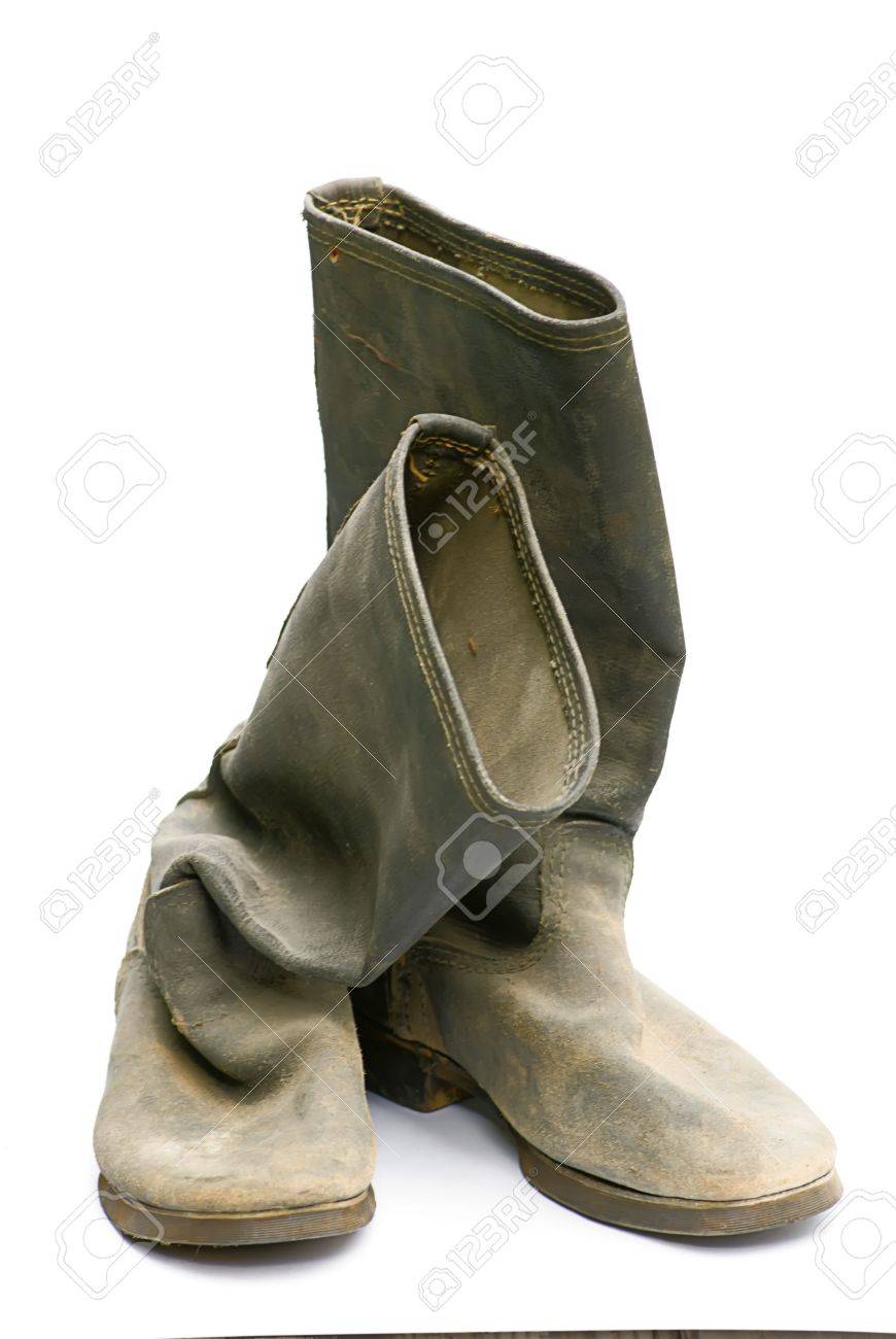 medium arch running shoes
