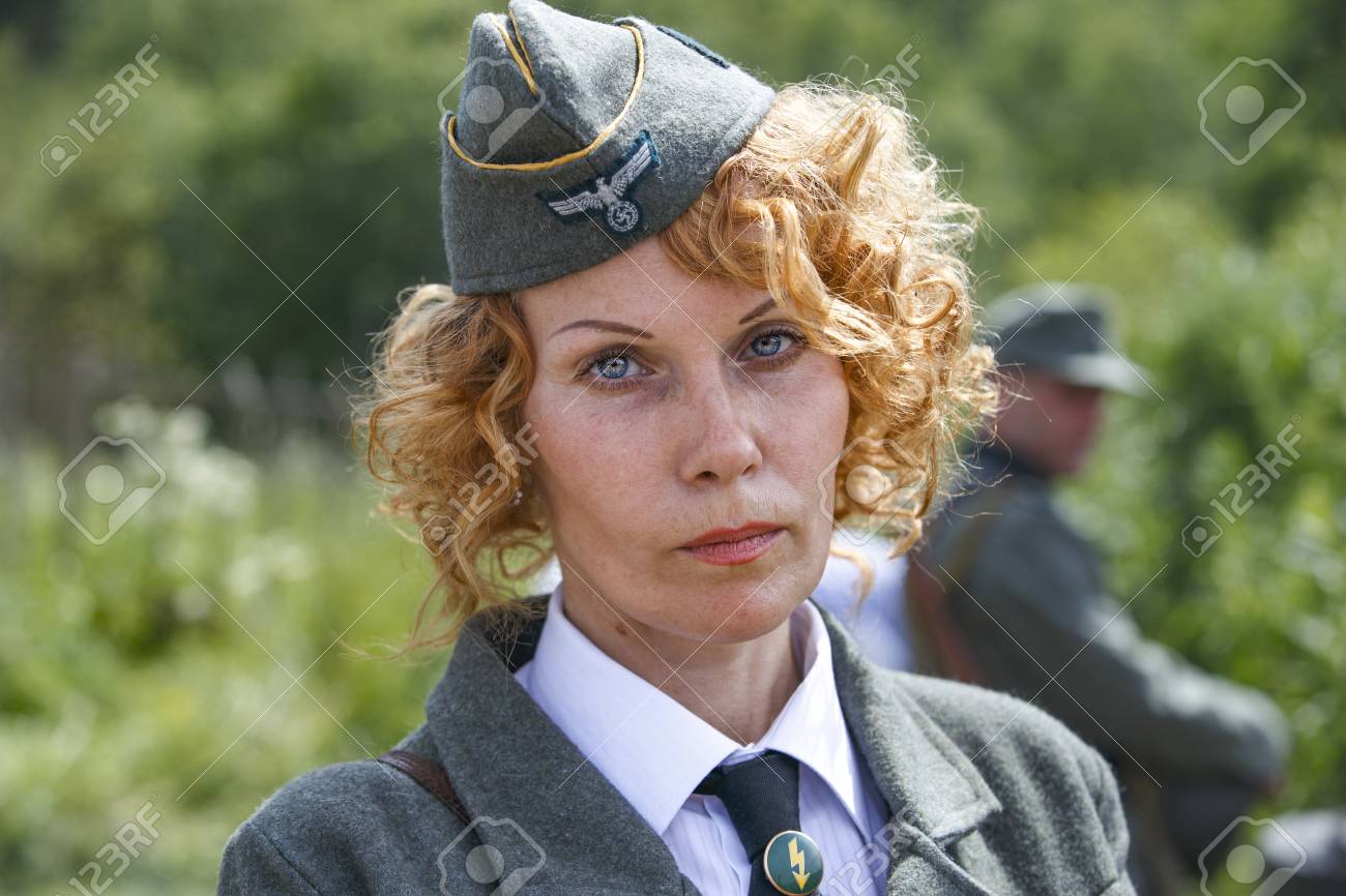 Schönes Mädchen Aus Der Armee Schönes Mädchen Aus Der Armee