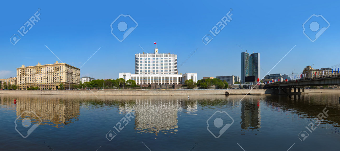 Panorama Von Moskau Weisses Haus Zentrum Der Russischen Regierung Russland Lizenzfreie Fotos Bilder Und Stock Fotografie Image 65531806