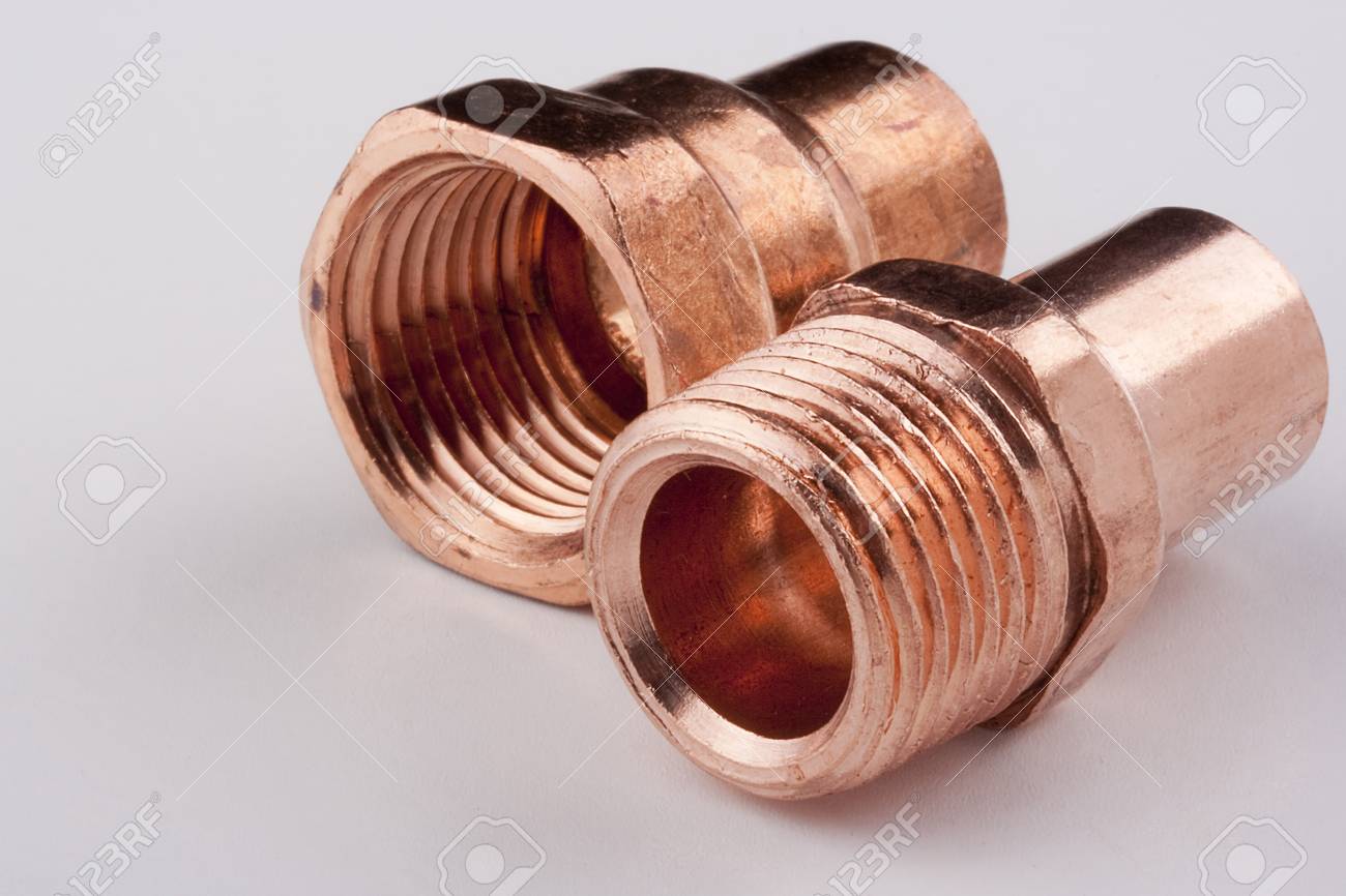 De Cobre Diseñados Montar El Sistema De Distribución Agua. Fotos, Retratos, Imágenes Y Fotografía De Archivo Libres De Derecho. Image 8401500.