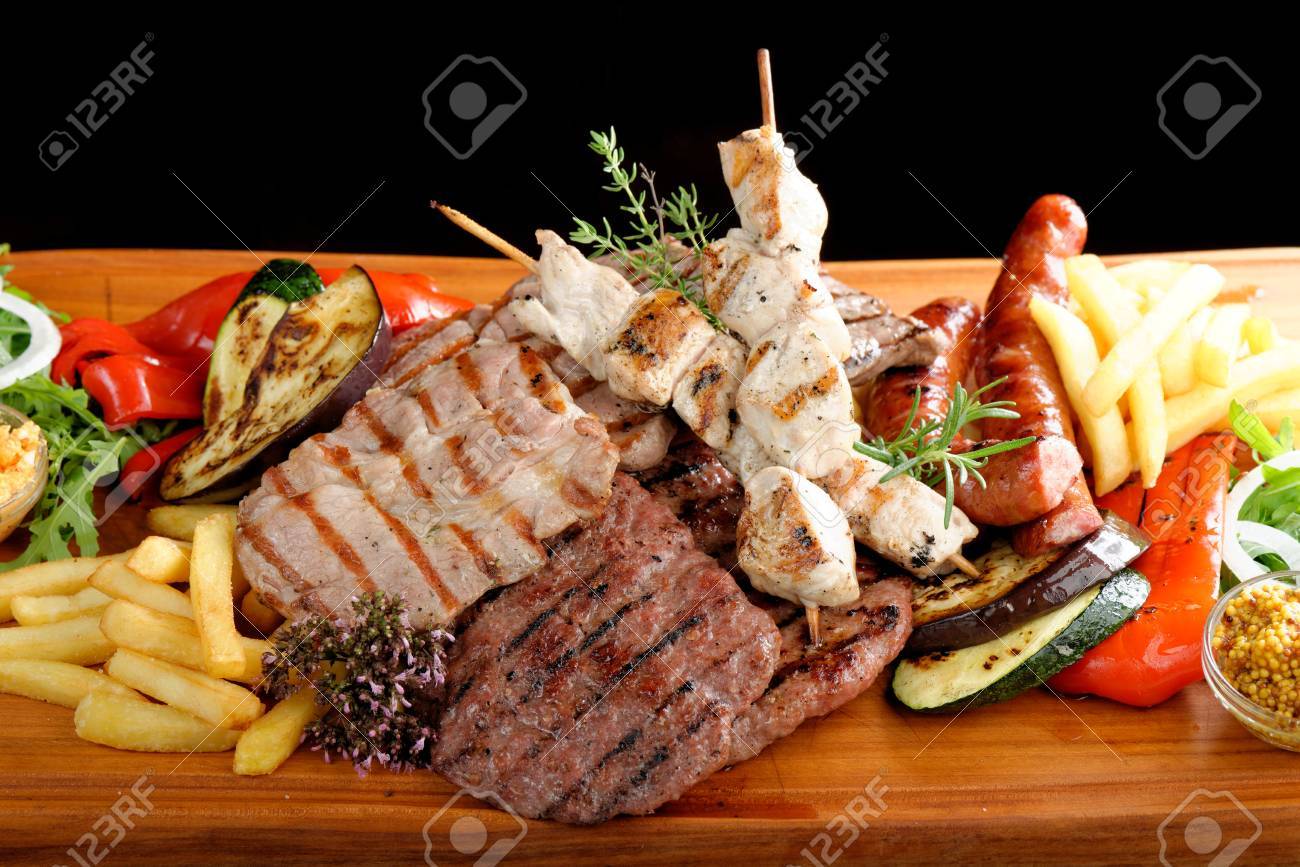 Mixte Plat De Viande Grillée Banque D'Images Et Photos Libres De Droits. Image 33349872.