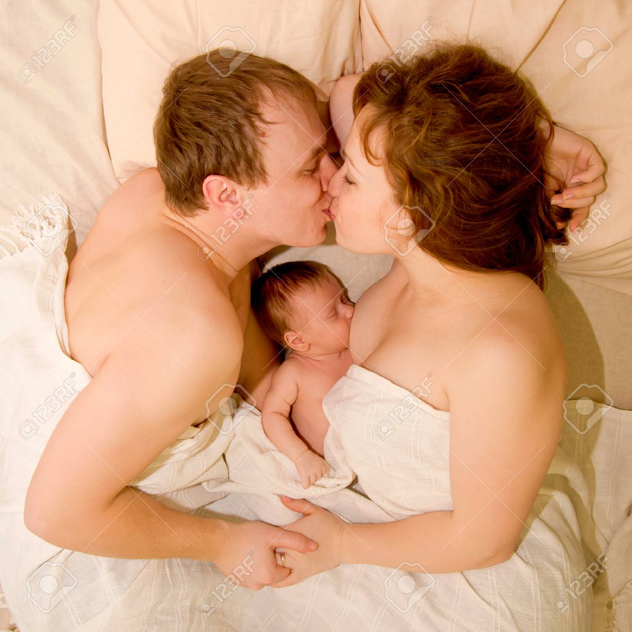 co sleeping breastfeeding