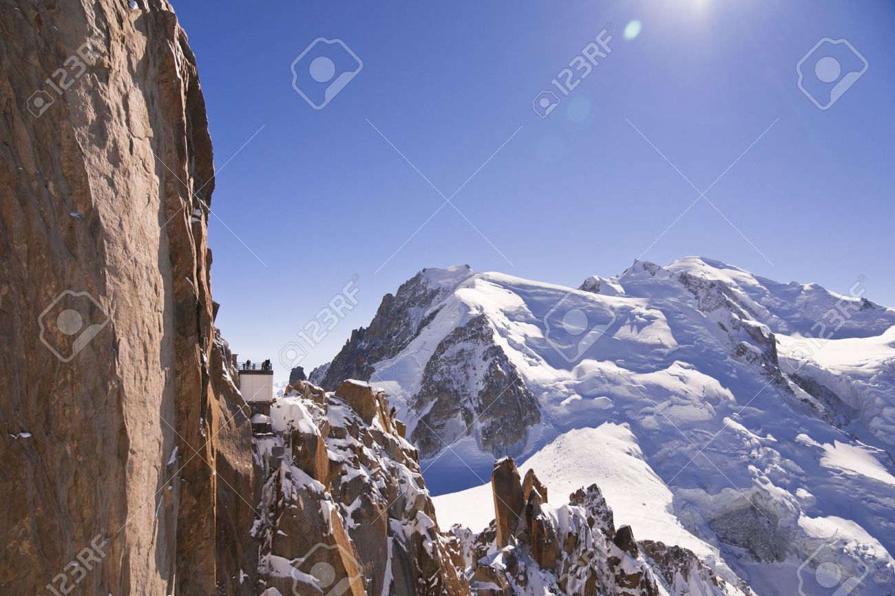 中央山塊モンブラン エギーユ デュ ミディ フランス 標高 3842 M