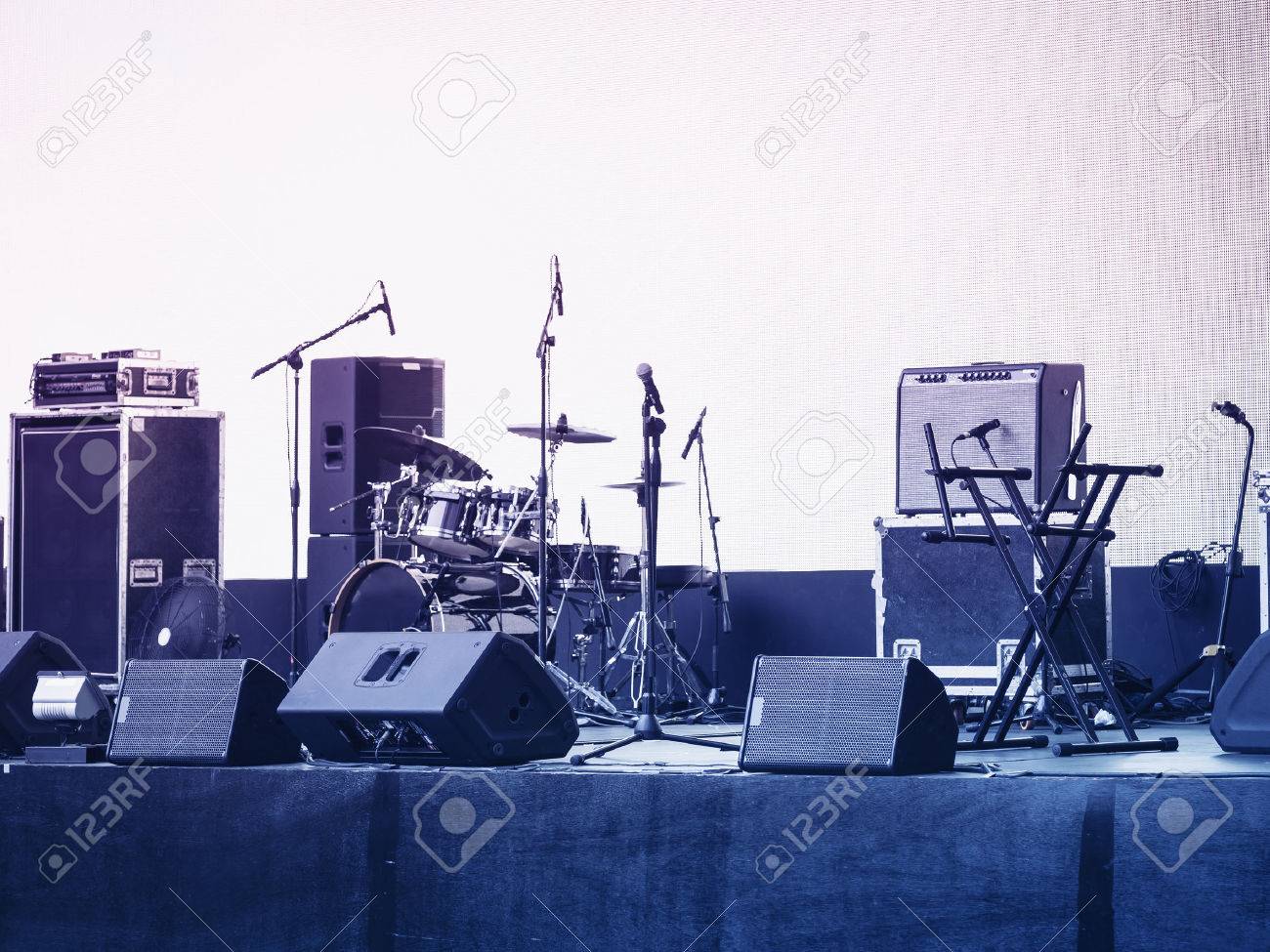 コンサート ステージ音楽と音響機器イベント背景 の写真素材 画像素材 Image