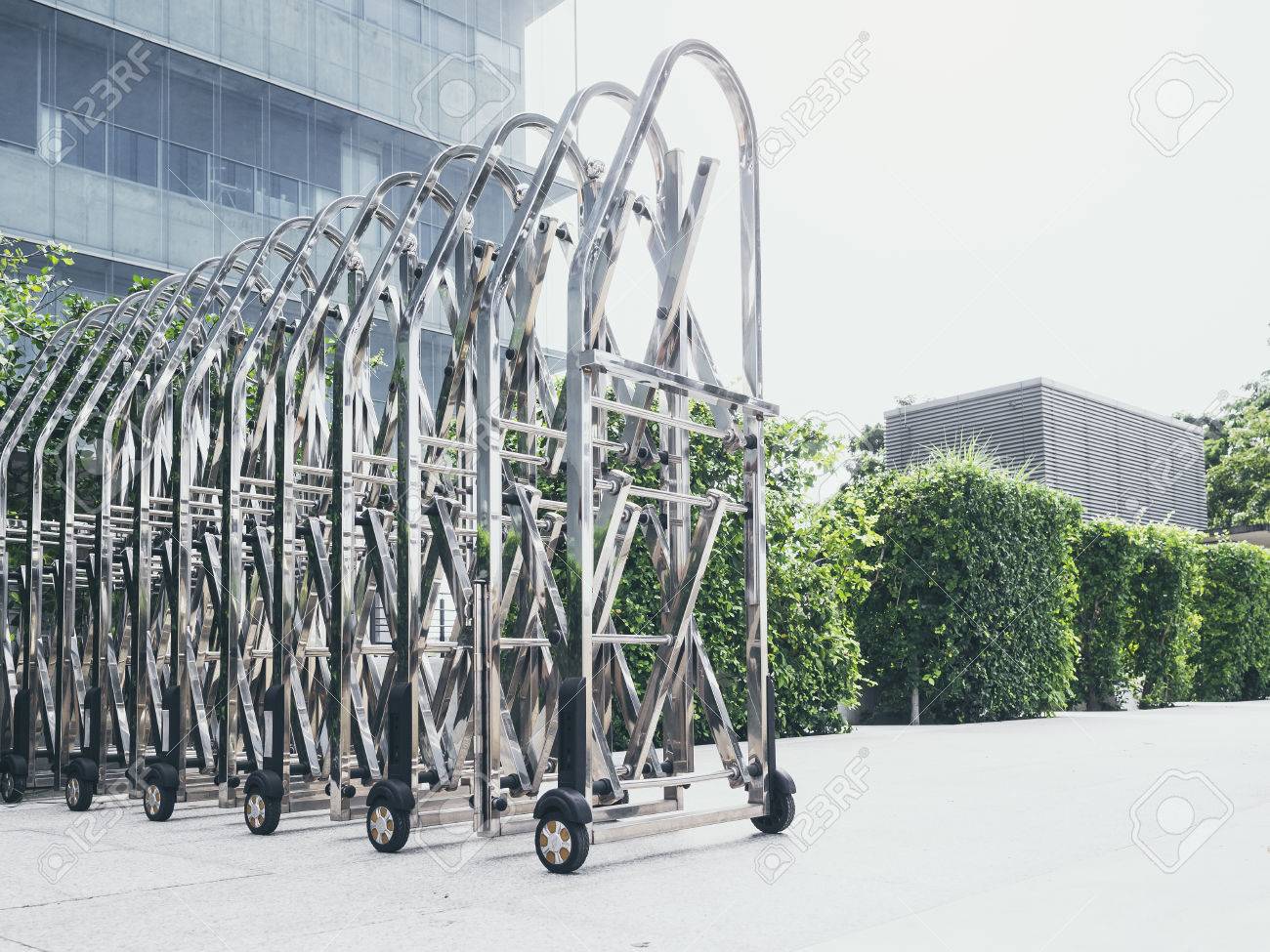 retractable fence outdoor