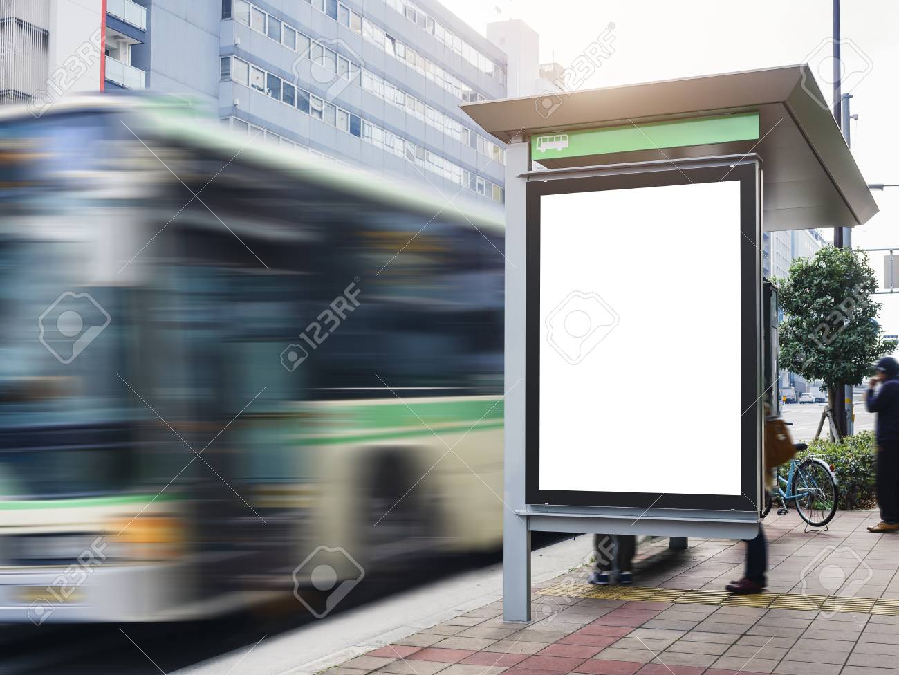 Mock-up Billboard Banner-Vorlage Auf Bus Shelter Medien Outdoor Intended For Outdoor Banner Template