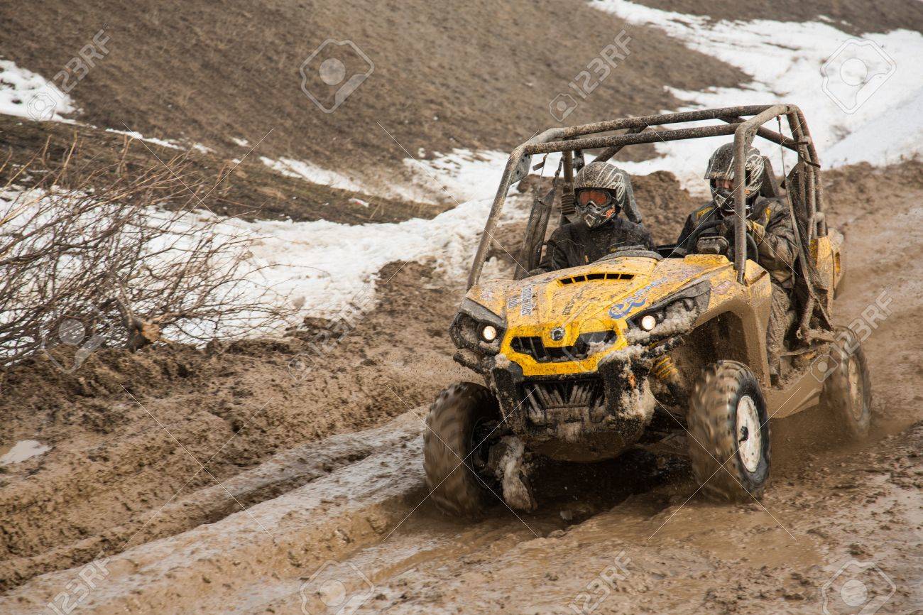 アルマトイ カザフスタン 13 年 2 月 21 日 Kaskelen 峡谷カップ カザフスタン共和国トロフィー Raid をジープ 競争車 Atv 伝統的なレースのオフロード レース の写真素材 画像素材 Image