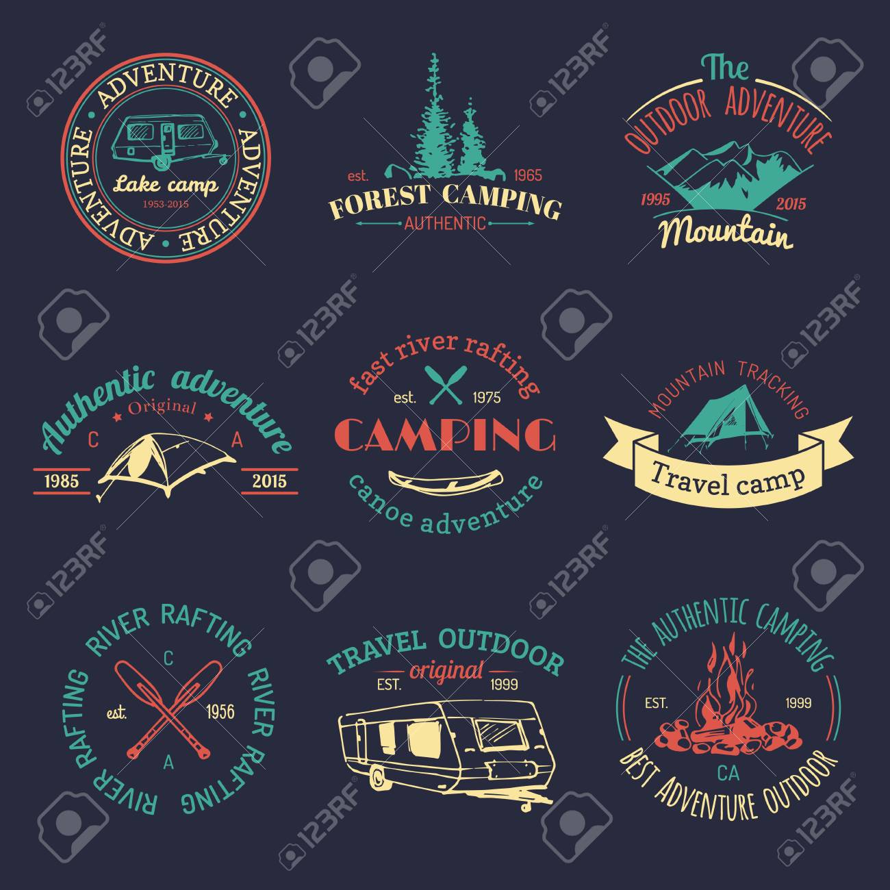 ビンテージ キャンプ ロゴのベクターを設定します 屋外の冒険のレトロな看板コレクション エンブレム バッジのためのスケッチを観光 のイラスト素材 ベクタ Image