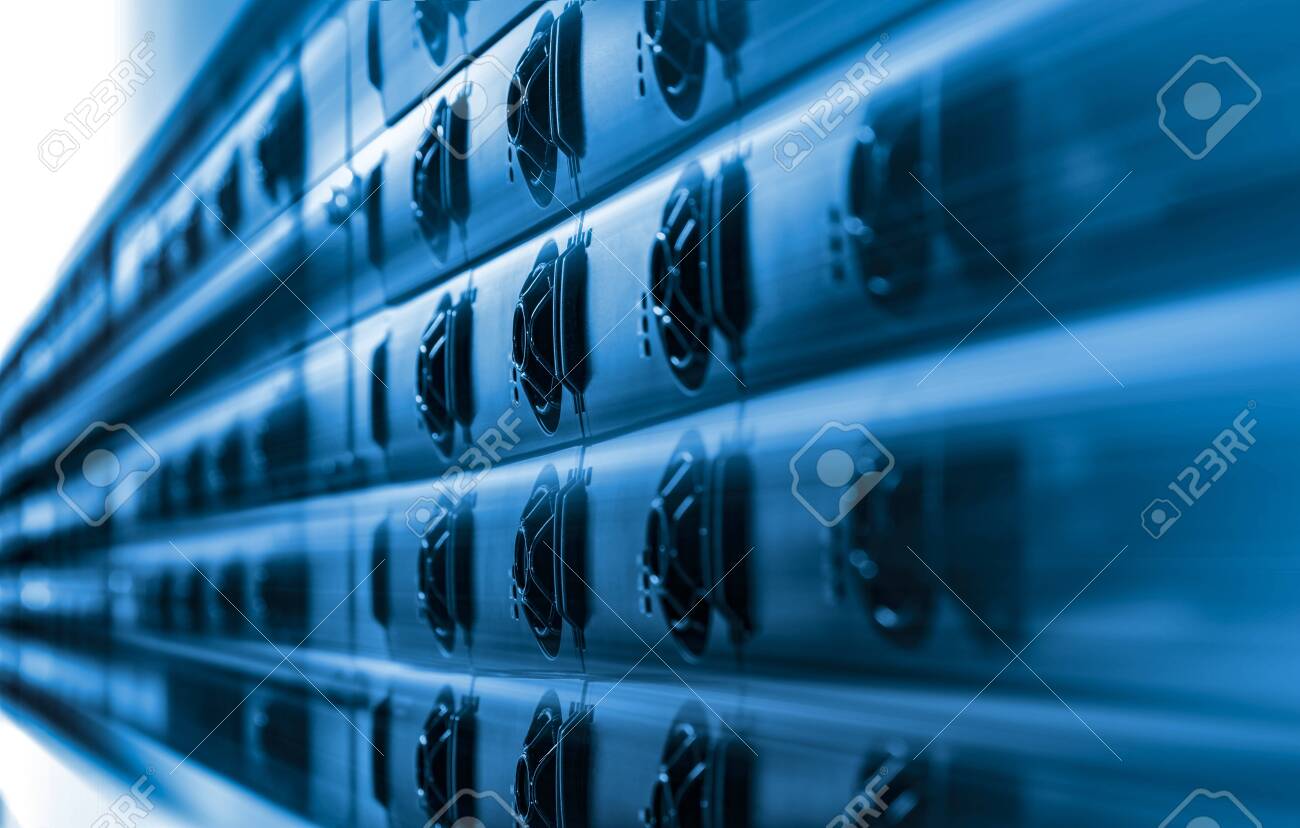 비트코인 암호화폐 채굴장. 비트코인 및 알트코인 광산 풀에서 작동하는 장치 및 기술. 블록체인 복합센터. 모션, 블루 토닝 디자인 요소  로열티 무료 사진, 그림, 이미지 그리고 스톡포토그래피. Image 124451462