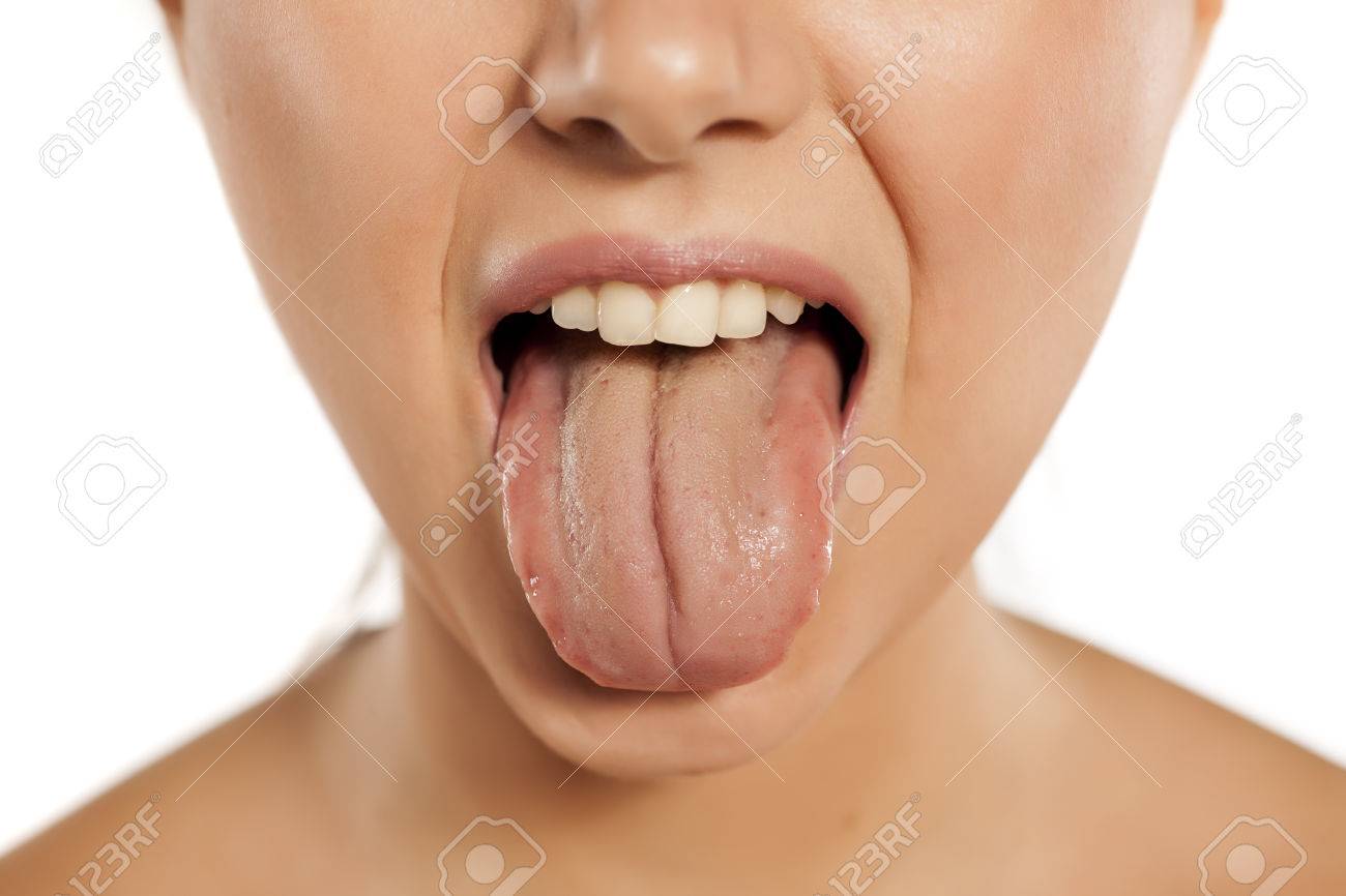舌出す　女 
