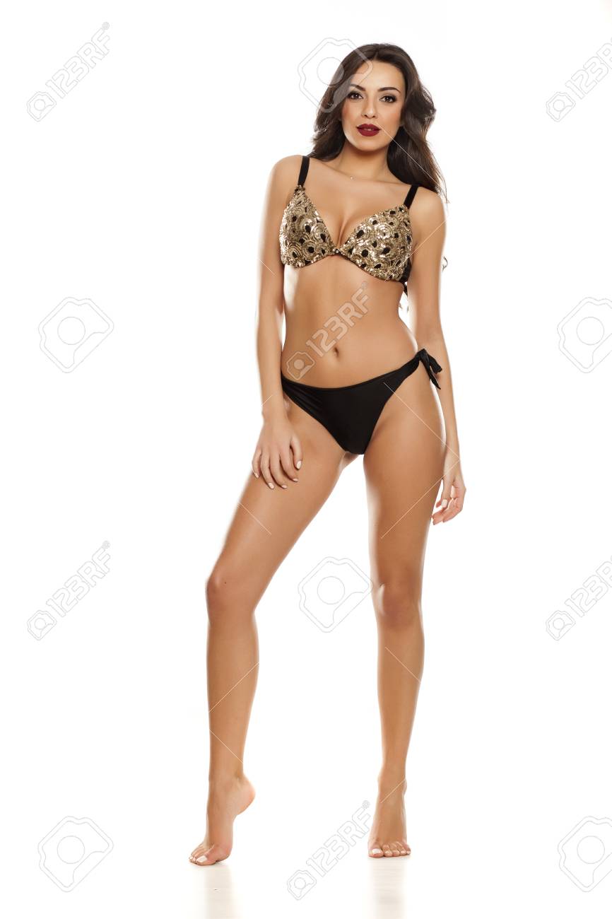 白い背景に黒いビキニで美しいファッションモデル の写真素材 画像素材 Image
