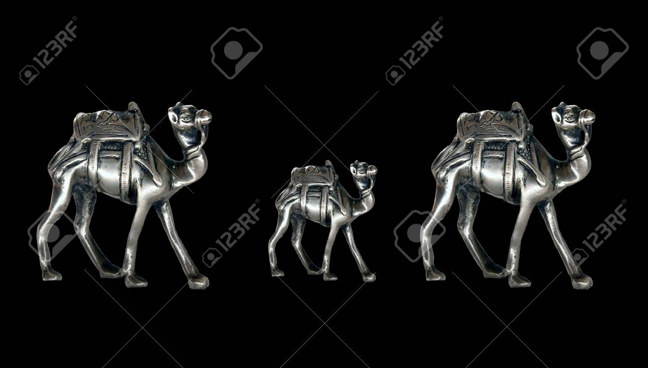 金属、分離製のラクダの置物はお土産の写真素材・画像素材 Image 11330275 