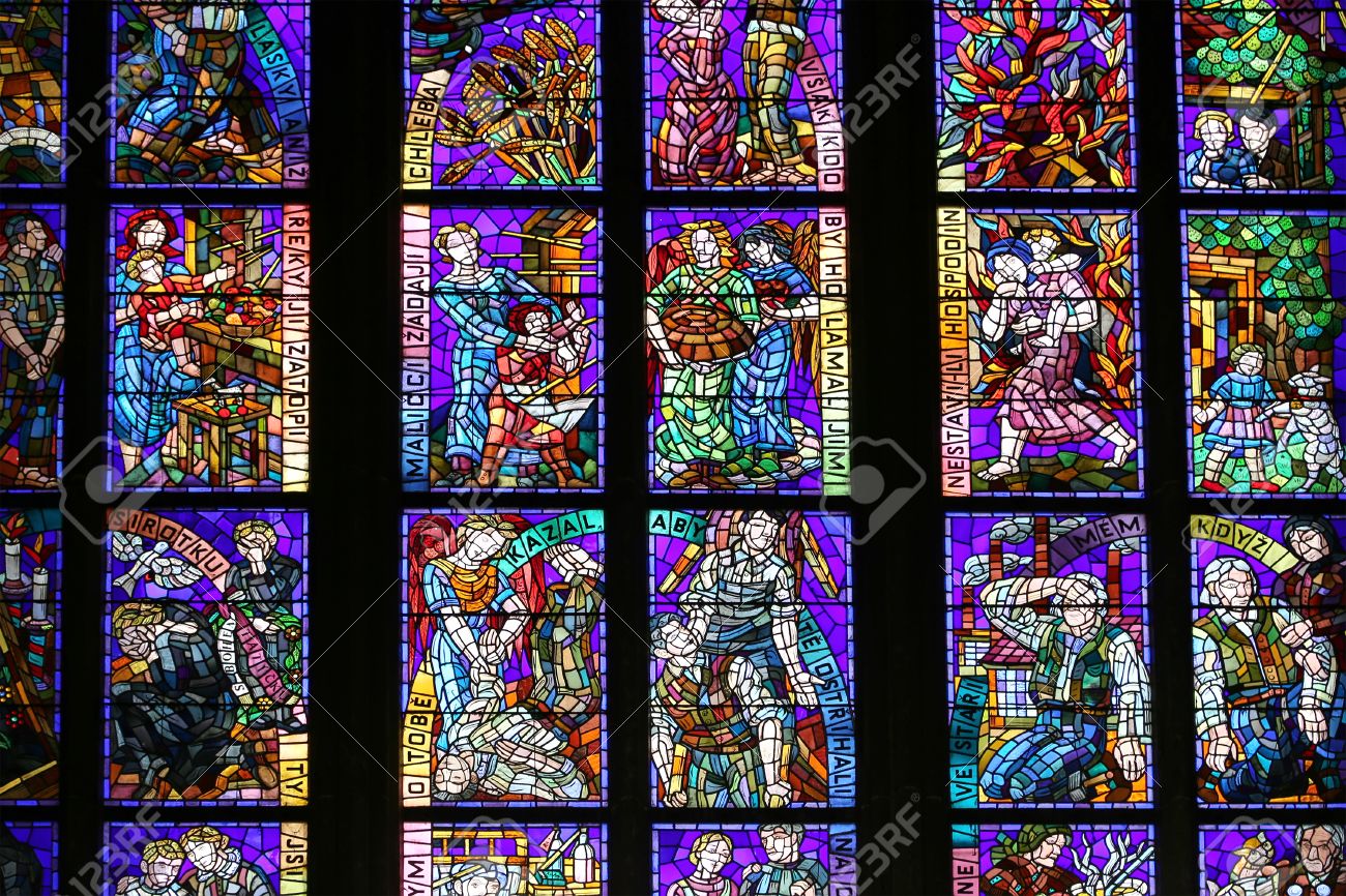 聖ヴィート大聖堂 プラハ チェコ共和国でアール ヌーボーの画家アルフォンス ミュシャのステンド グラス窓 の写真素材 画像素材 Image
