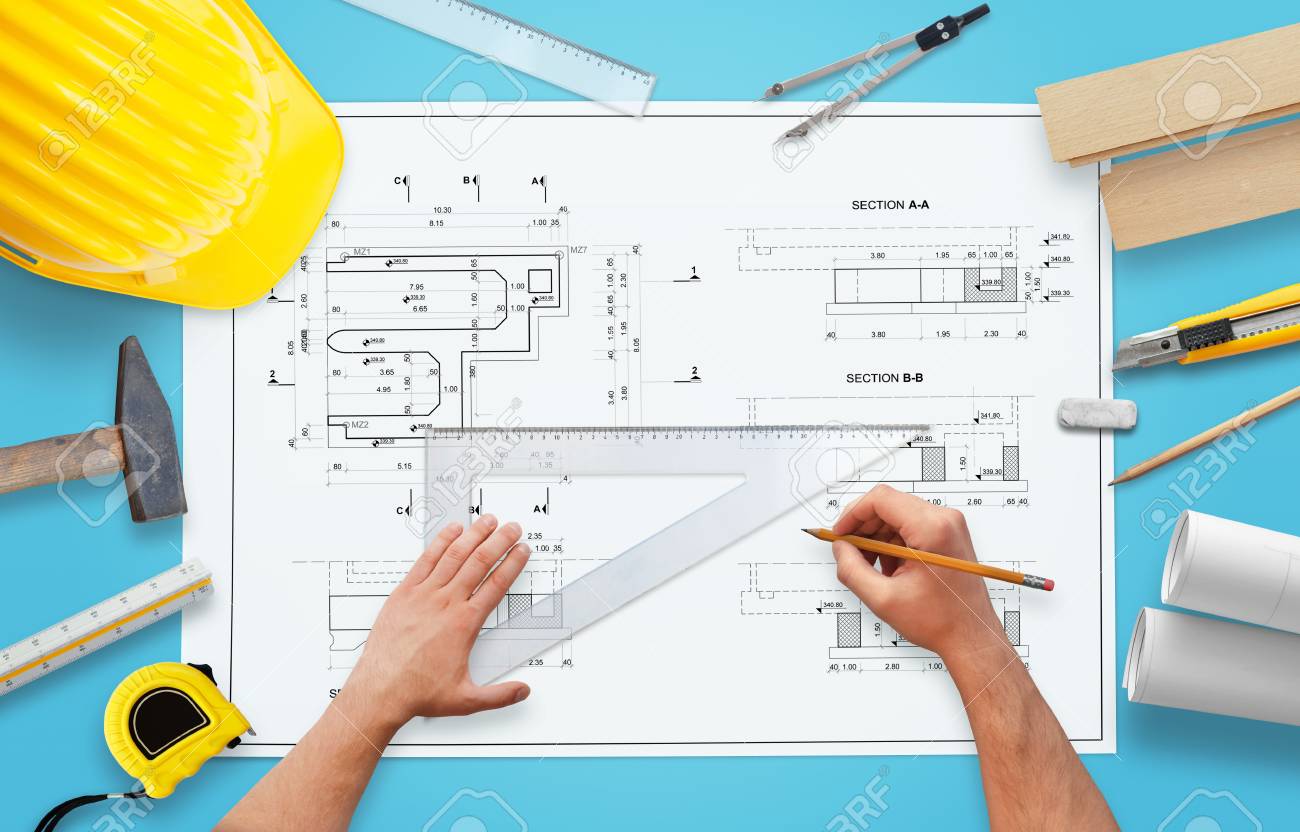 Proyecto De De Planos. Herramientas Y Equipos Organizados Alrededor Del Plan. Fotos, Retratos, Imágenes Y Fotografía De Libres De Image 61731494.