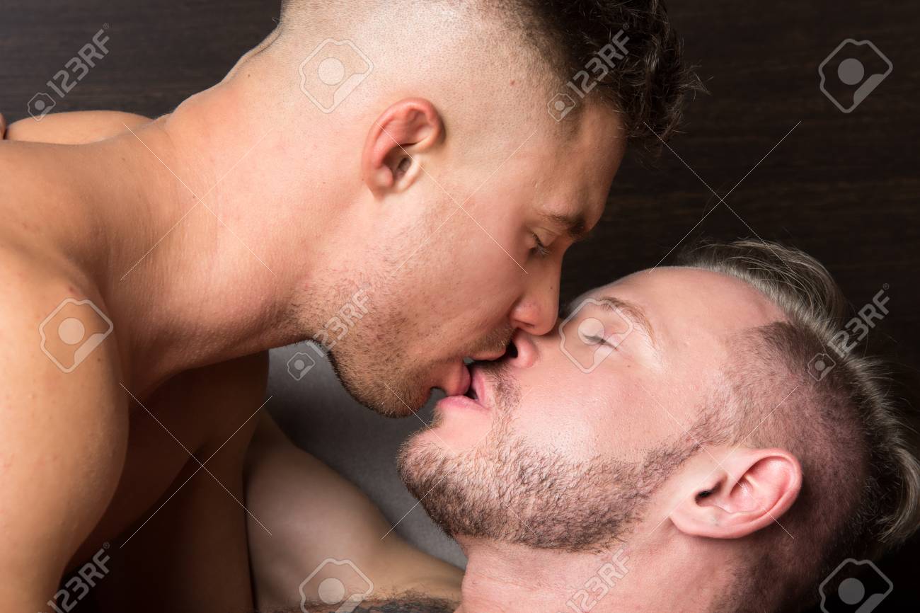 Sexy Guys Kissing sexy guys kissing