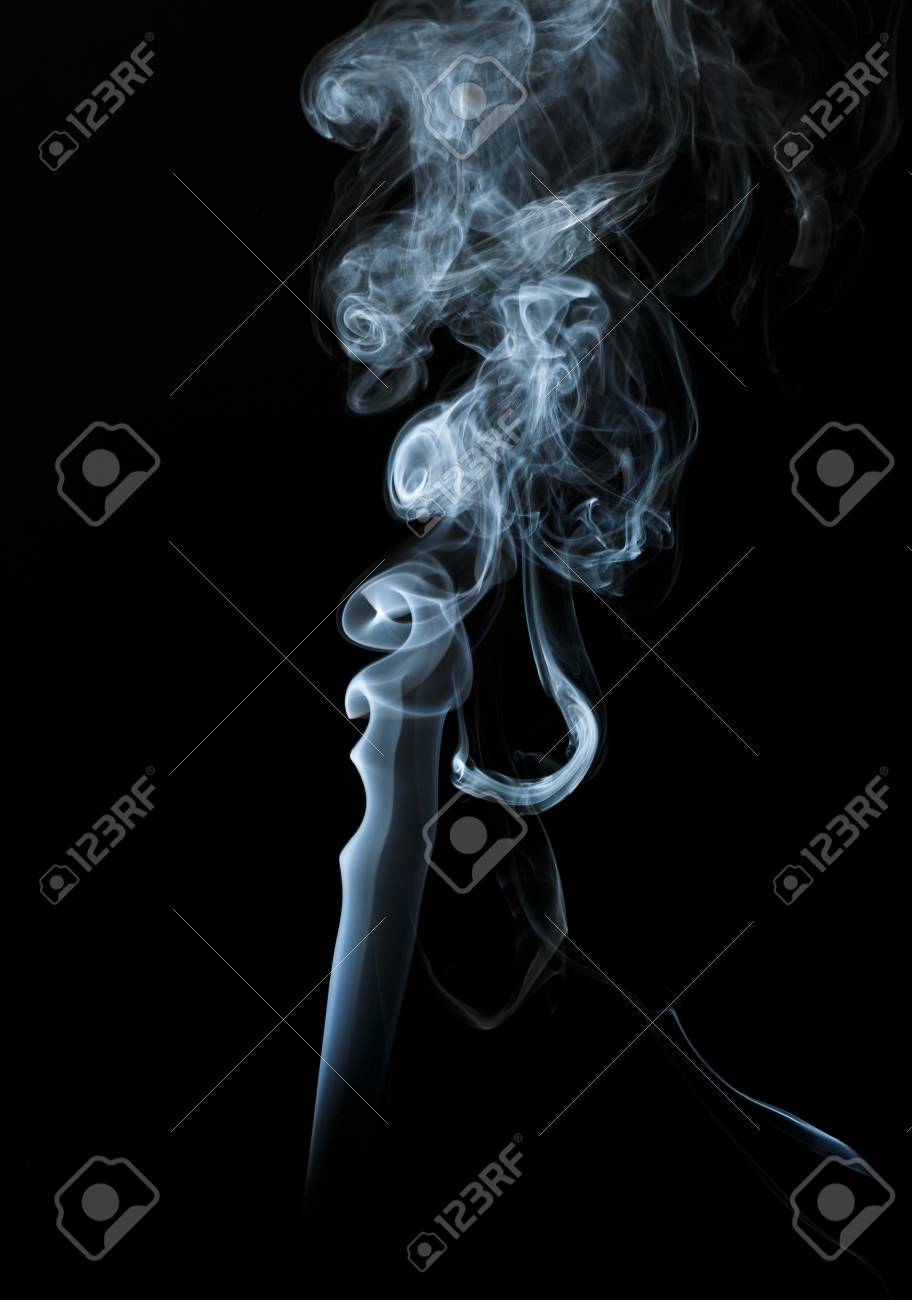 暗い背景に抽象的な光の煙 の写真素材 画像素材 Image