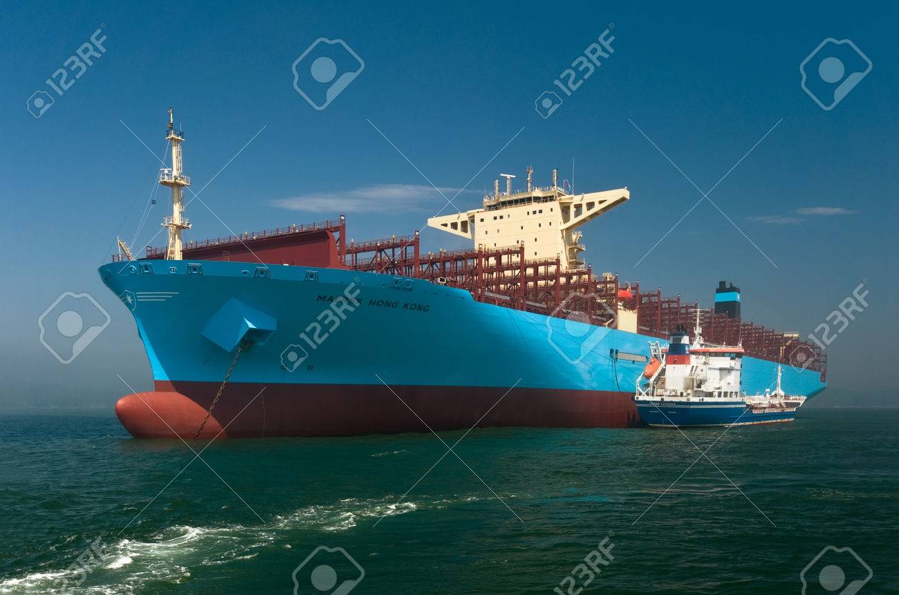 ナホトカ ロシア 17 年 7 月 12 日 バンカー タンカー ナホトカ号アンプー大型コンテナー船マースク香港 の写真素材 画像素材 Image