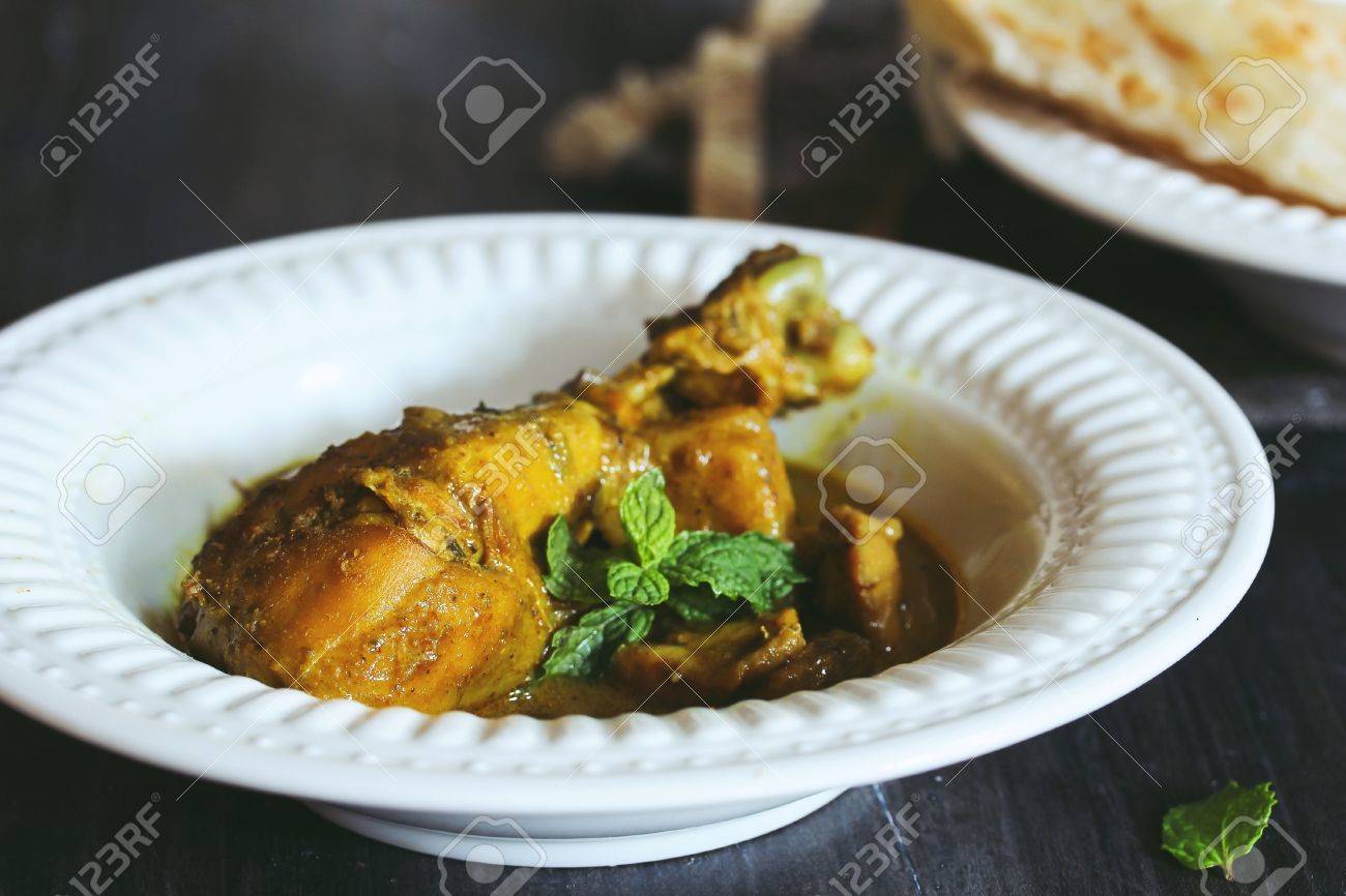 Indisches Hahnchen Curry Mit Gerosteten Kokosnuss Und Garam Masala Tiefenscharfe Lizenzfreie Fotos Bilder Und Stock Fotografie Image 65652583