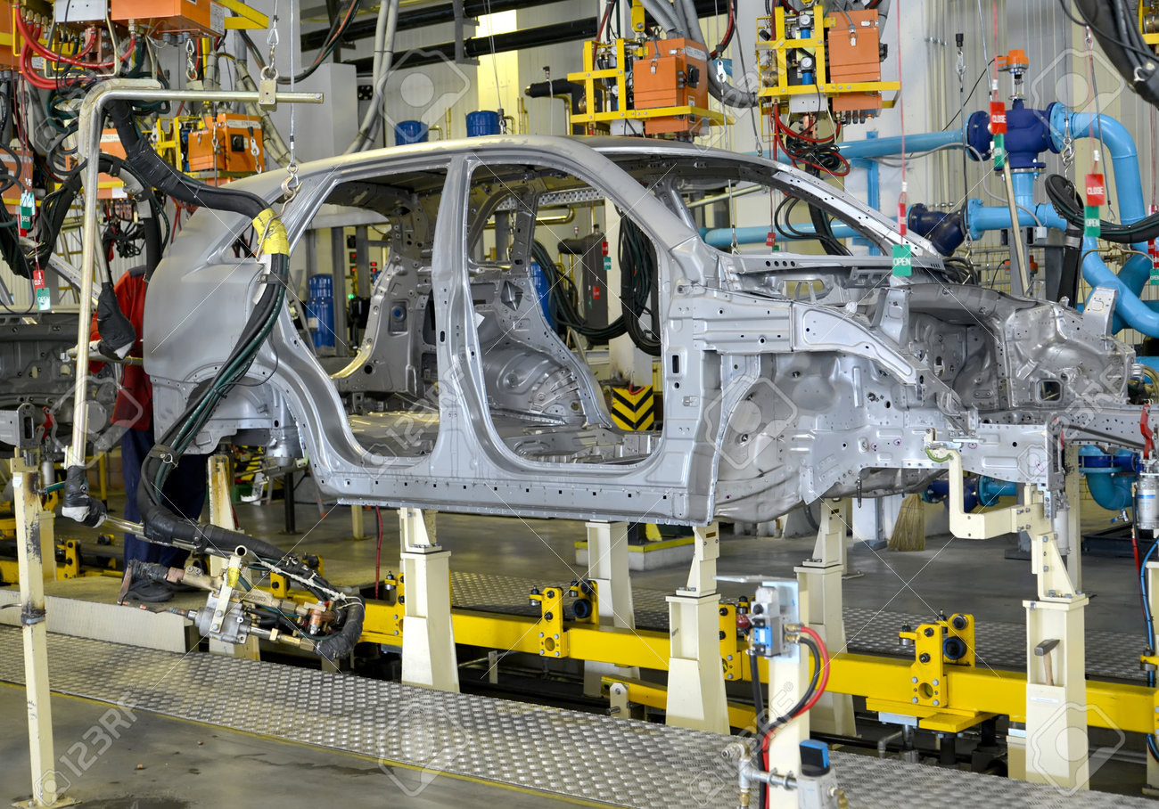 自動車工場で車のボディの接触溶接スポットします の写真素材 画像素材 Image