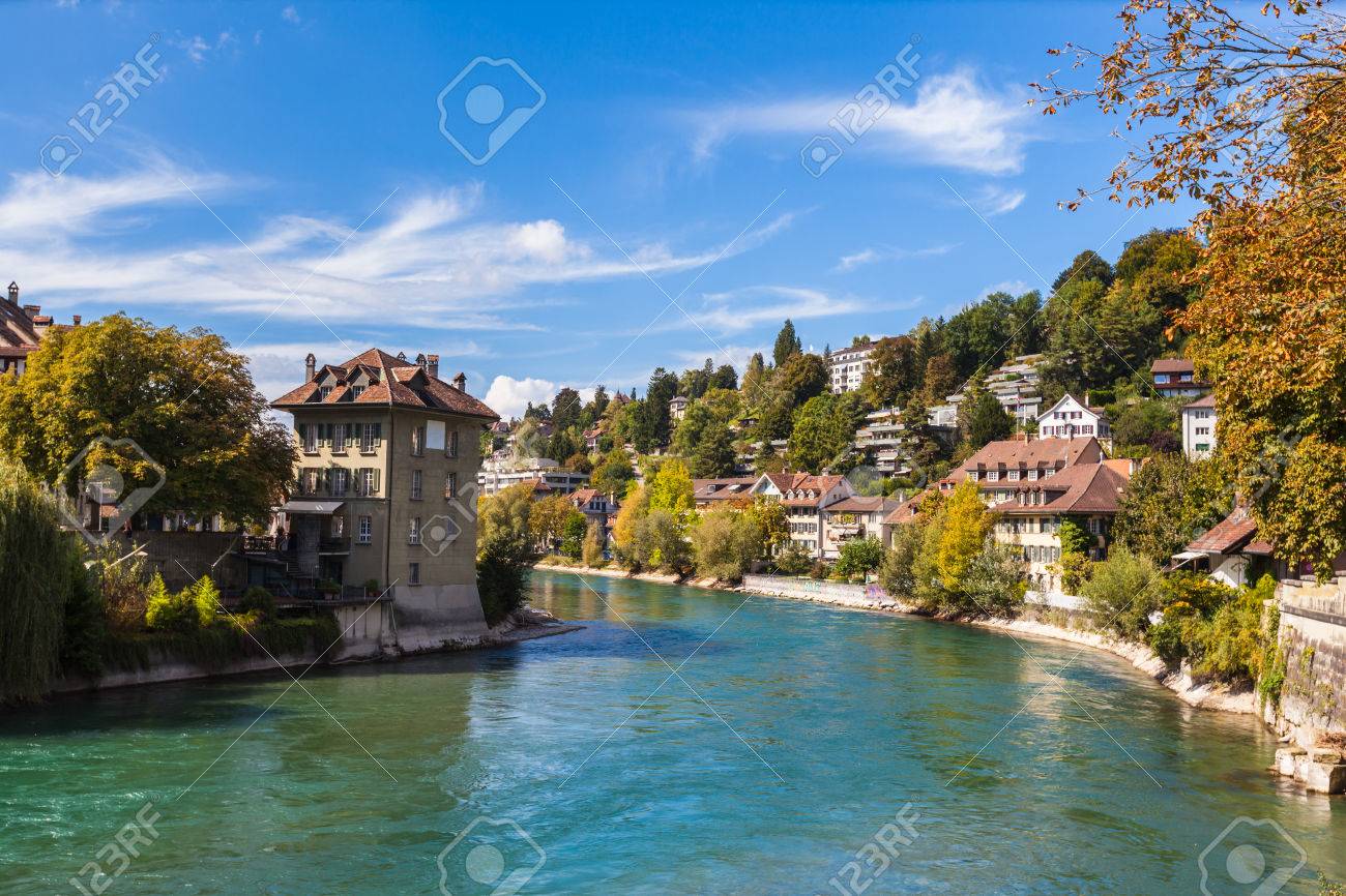 スイス ベルン旧市街を流れるアーレ川の眺め の写真素材 画像素材 Image