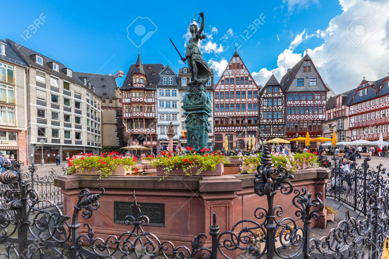 Mannheim , Germany - October 2, 2016 - Tourists Visiting The  Friedrichsplatz Behind The Water Tower (Wasserturm) In The Old Town Of  Mannheim, Baden-Wuerttemberg, Germany Stock Photo, Picture and Royalty Free  Image. Image 151378333., image size:1300x867