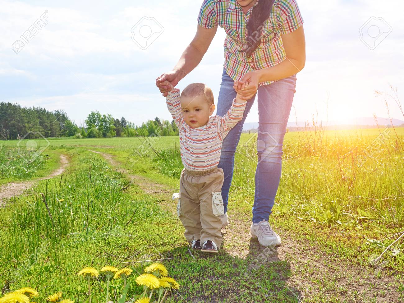 Teaching to walk. Teaching to walk. Вечные проблемы родителей. Мама учут ребёнка ходить. Brother teaching to walk.
