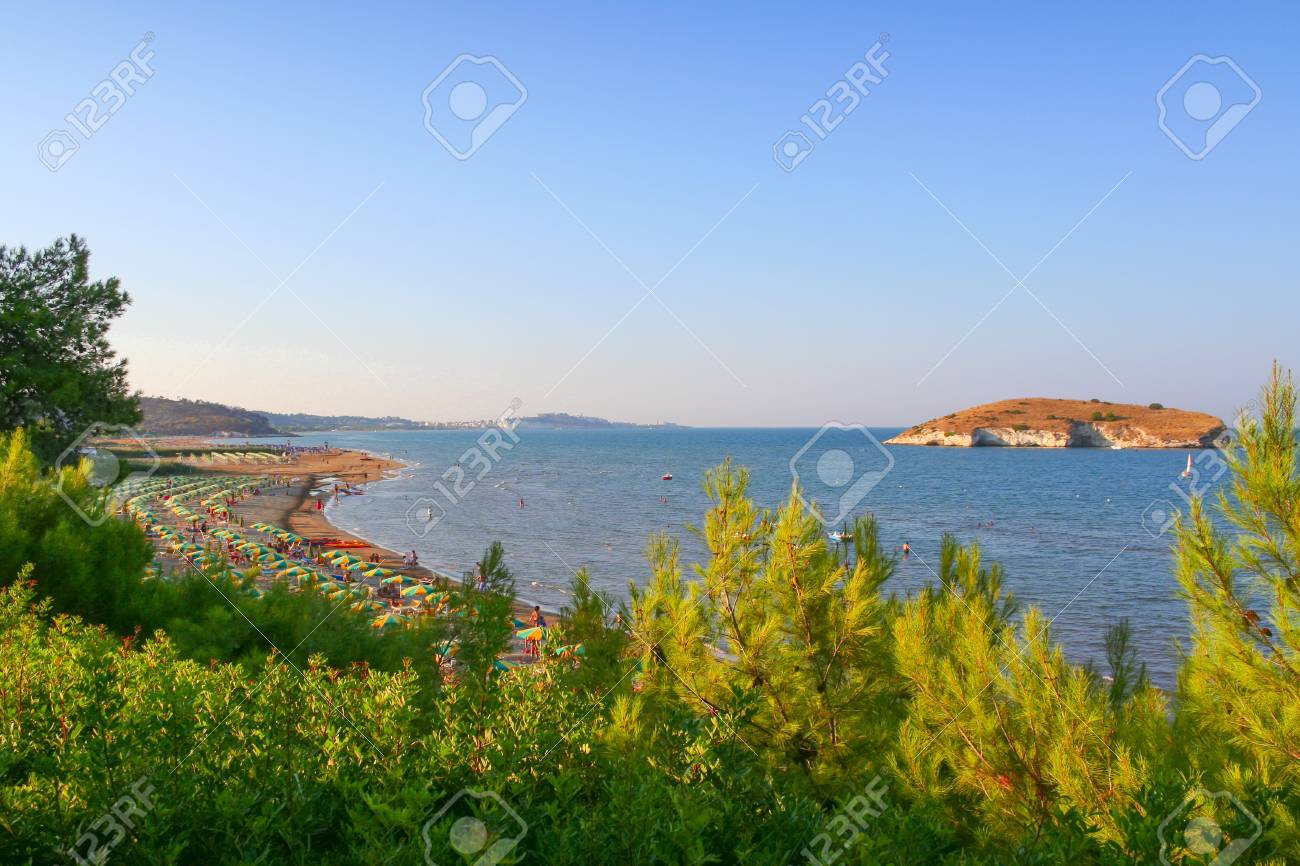 Estate Seascapegargano Costa Baia Di Spiaggia Di Vieste Puglia Italia Portonuovo è Un Susseguirsi Di Dune Di Sabbia Fine Attraversati Da