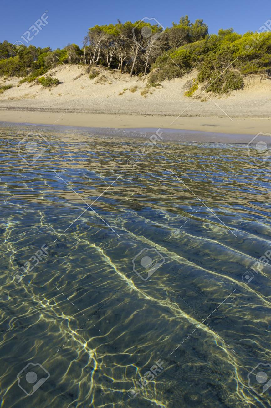 Le Più Belle Spiagge Sabbiose Della Pugliasalento Alimini Beach Italia Lecce Da Torre Dellorso E Otranto La Costa Sabbiosa è Caratterizzata Da