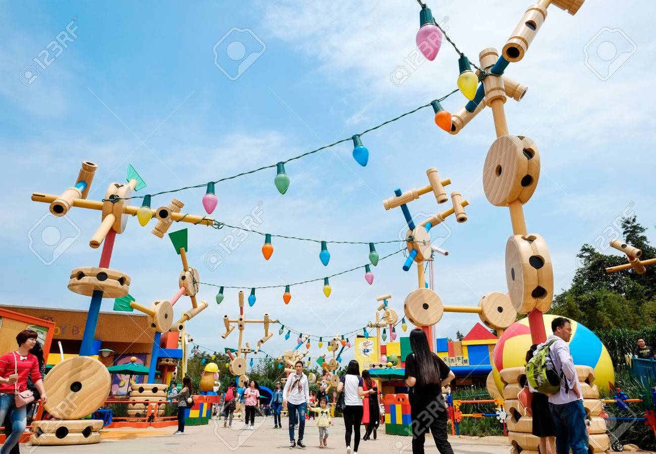 香港 Kong Hk 中国の香港ディズニーランドでトイストーリー エリア の写真素材 画像素材 Image