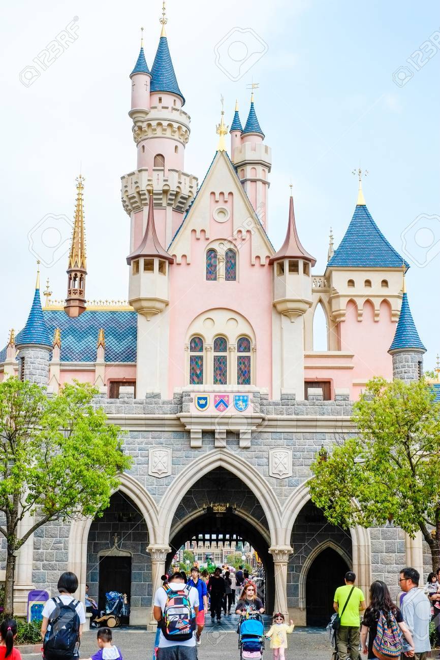 眠っている Beautying 城 Kong Hk 香港 中国の香港ディズニーランド の写真素材 画像素材 Image 眠っている Beautying 城 Kong Hk 香港 中国の香港ディズニーランド の写真素材 画像素材 Image