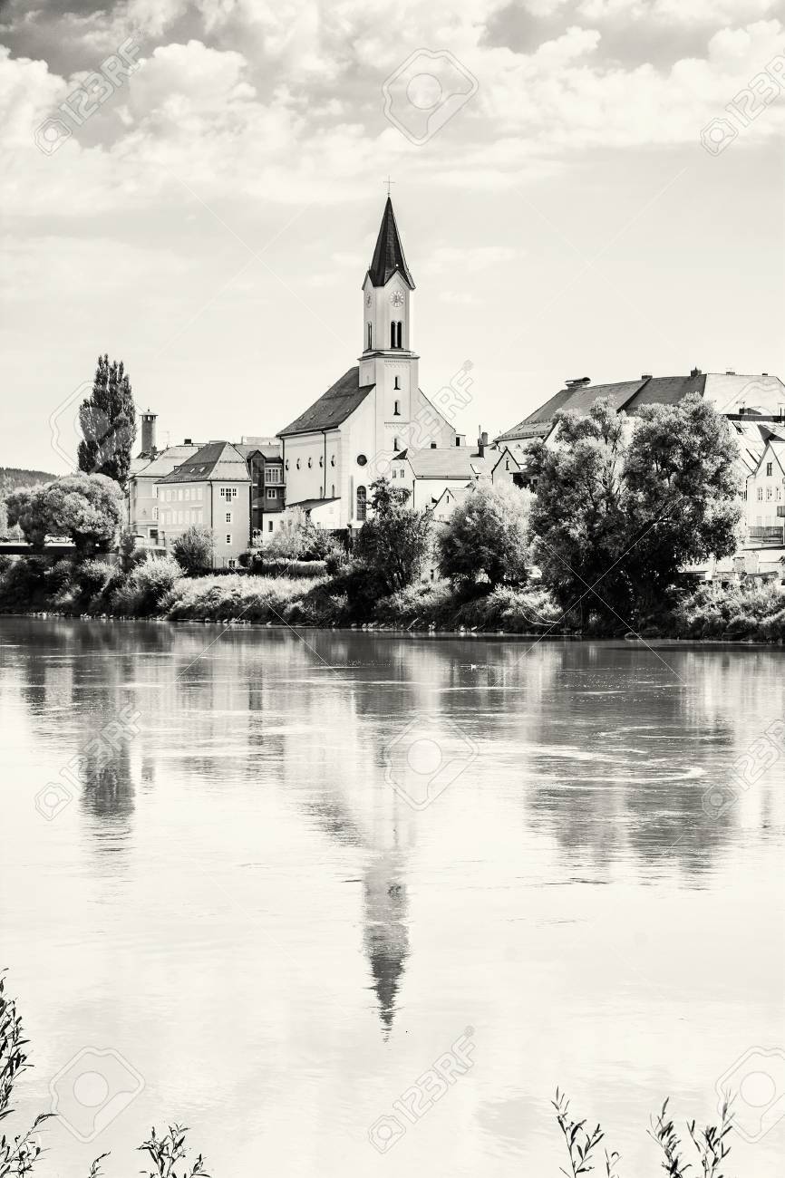 häuser für architektonische fotografie architektonische skizzen st gertraud in passau deutschland kulturelles erbe religiöse architektur schöner ort in häuser für architektonische fotografie architektonische skizzen st gertraud in passau deutschland kulturelles erbe religiöse architektur schöner ort in