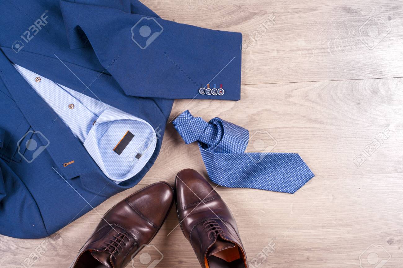 chaussure pour costume bleu