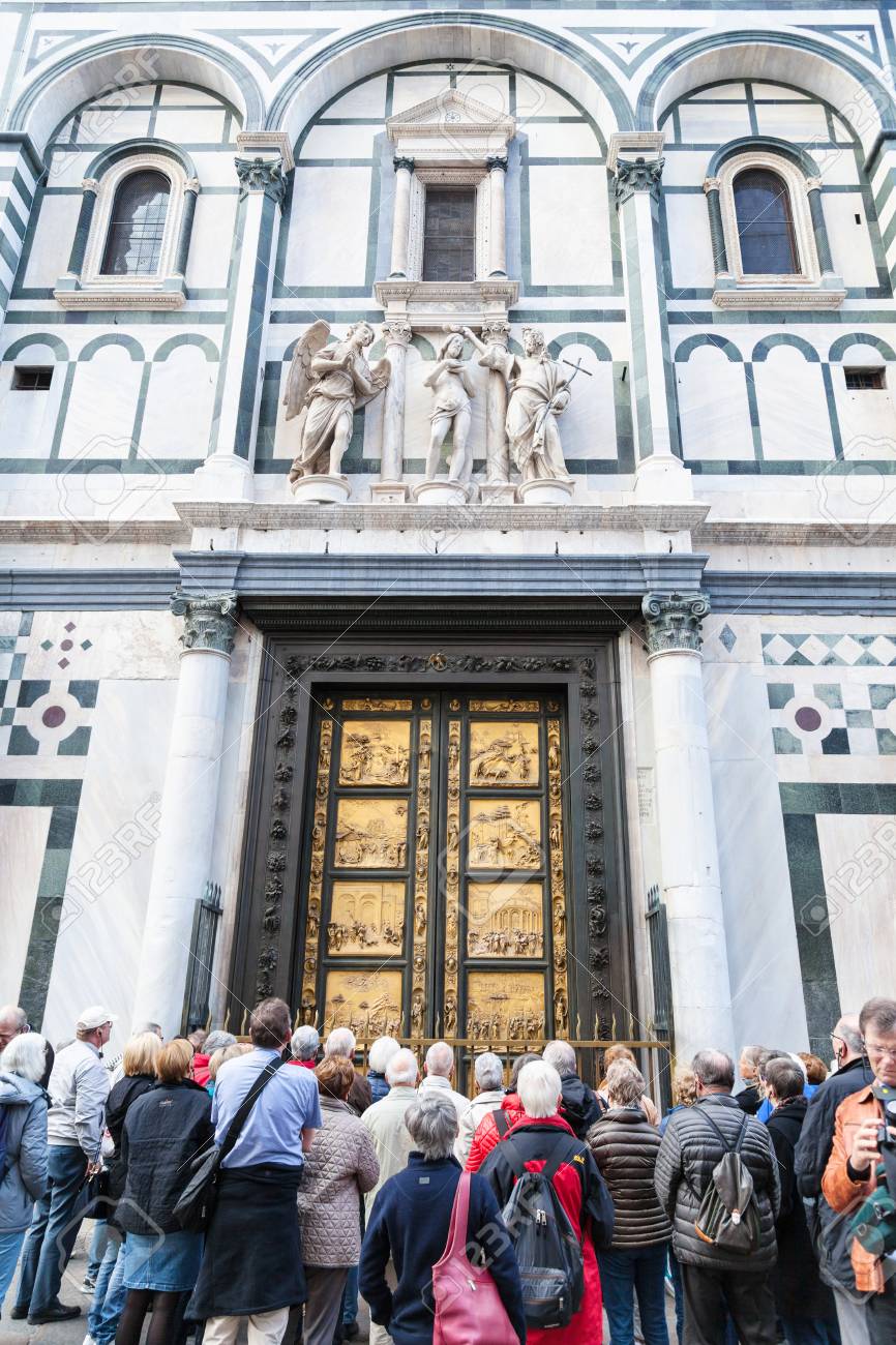 Florence Italy November 4 2016 Many Tourists Near East Doors