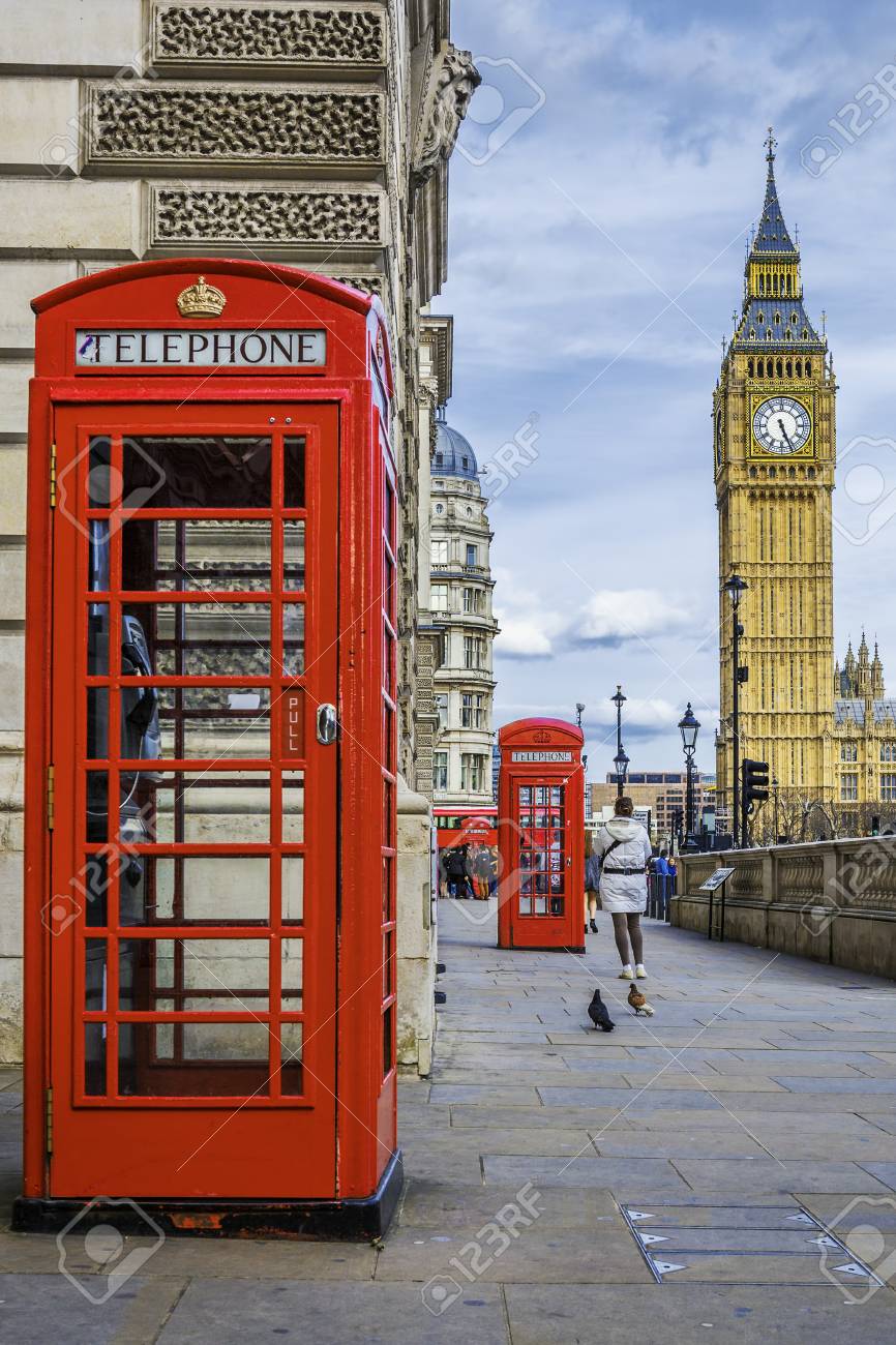 ビッグ ・ ベン、ロンドンの赤い電話ボックス。の写真素材・画像素材