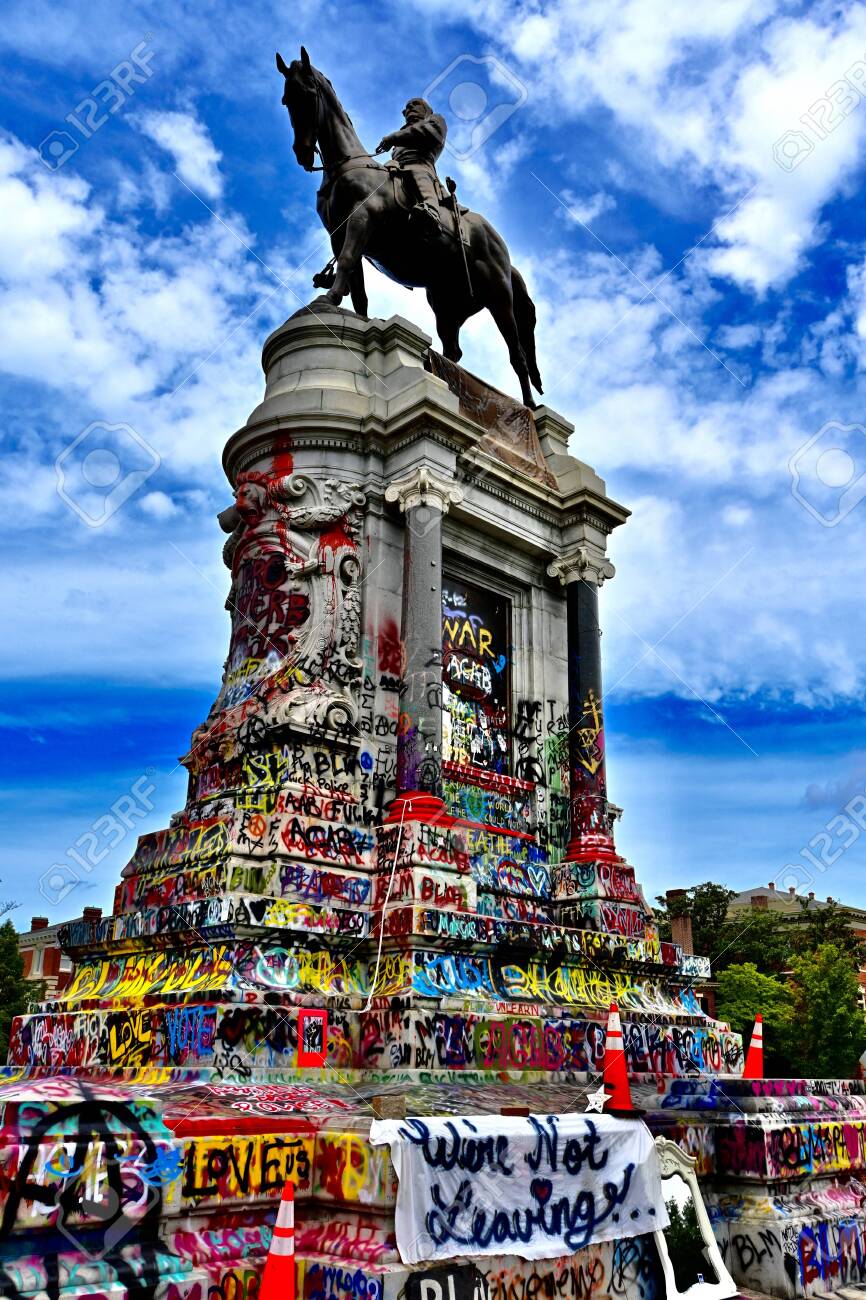 https://previews.123rf.com/images/wa8nnx/wa8nnx2008/wa8nnx200800028/154120262-robert-e-lee-statute-covered-with-graffiti-following-a-black-lives-matter-protest-in-richmond-virgin.jpg