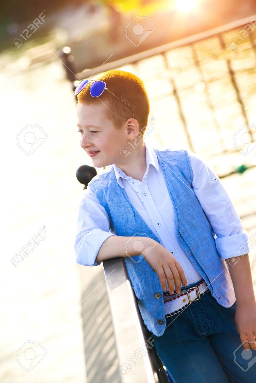 Looks - Baby stylish boy with glasses video Look - Baby stylish boy with glasses video