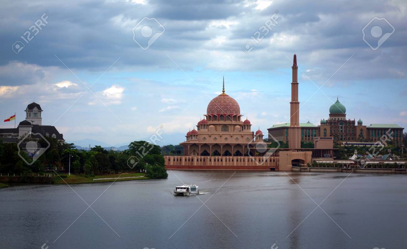 etiam-dictum-ipsum-a-felis