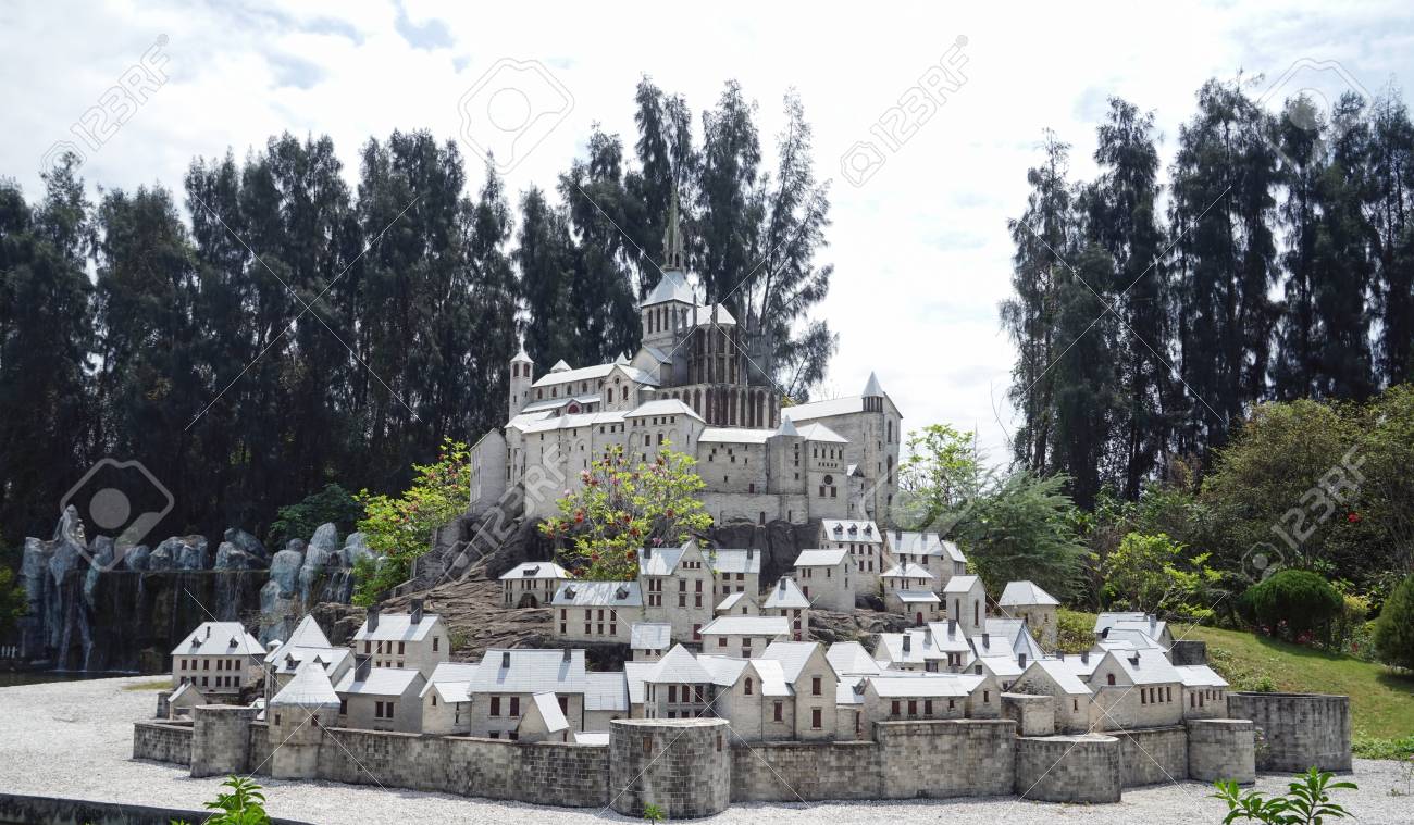 etiam-dictum-ipsum-a-felis