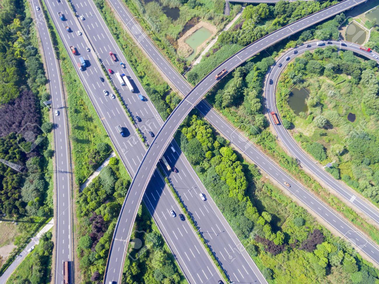 中国 無錫市忙しい高速道路上空表示 の写真素材 画像素材 Image 中国 無錫市忙しい高速道路上空表示 の写真素材 画像素材 Image