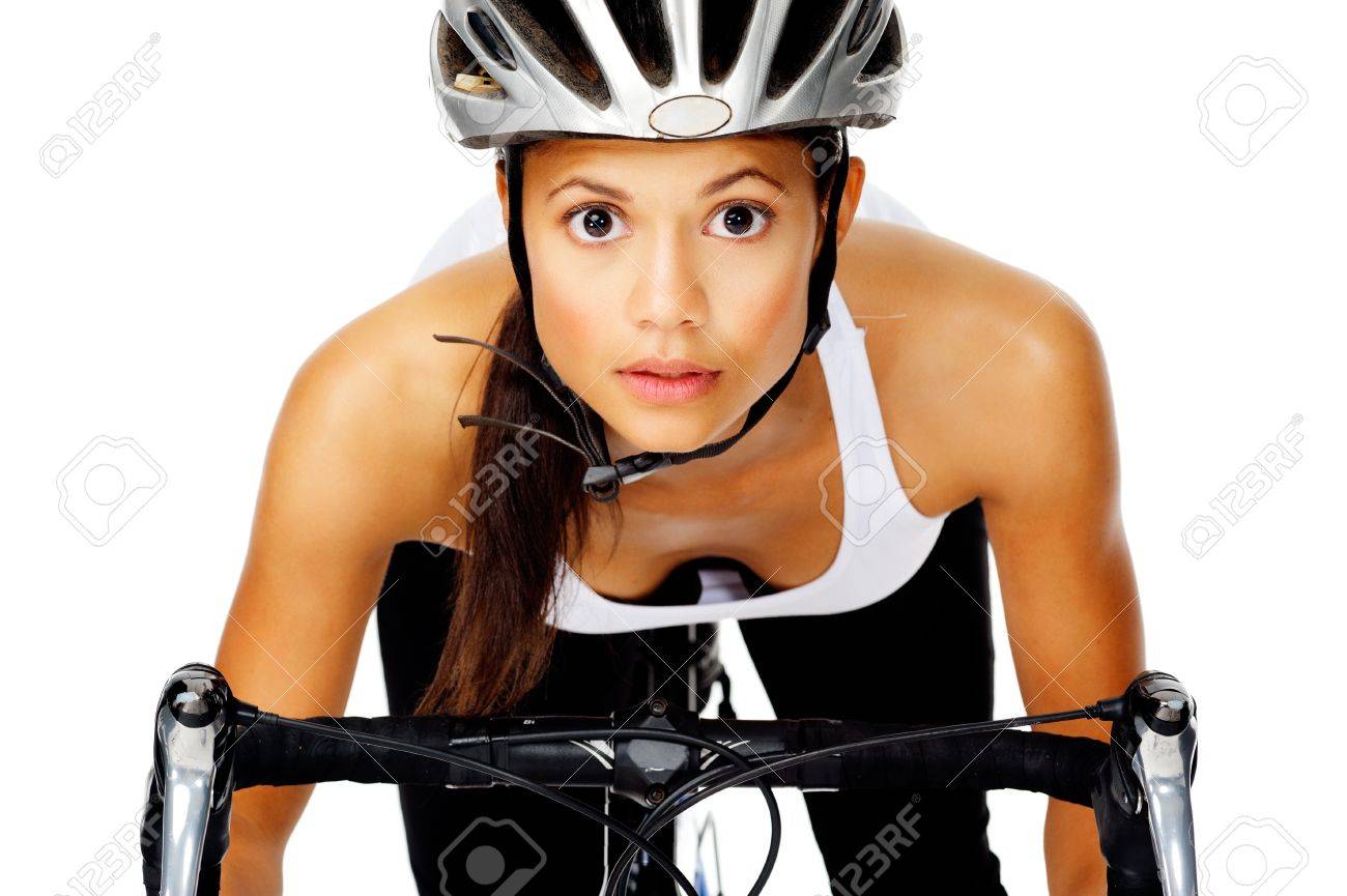 混血の女性 真剣な顔で集中する自転車にヘルメットを着用 の写真素材 画像素材 Image