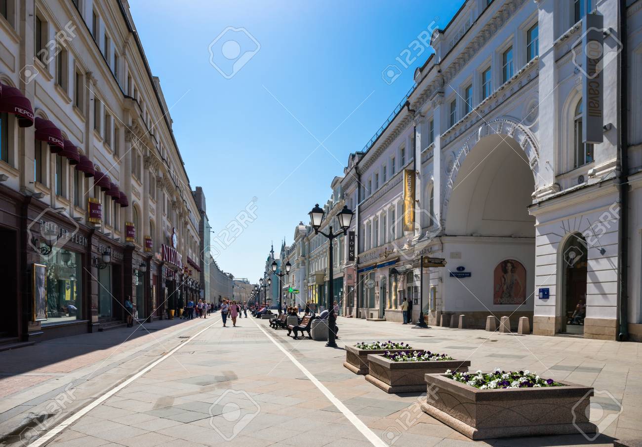 Moscow walk: reconstructed streets after winter Moscow walk: reconstructed streets after winter
