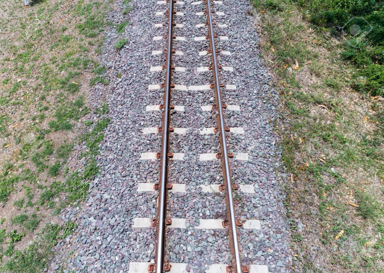 train track top view