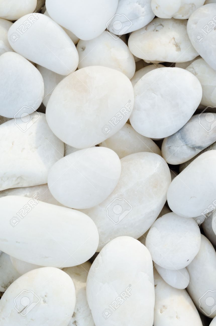 白く 丸い石 白くて透明な石