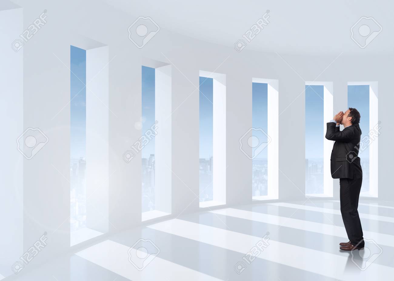Crier Affaires Contre Salle Blanche Lumineuse Avec Des Fenetres Banque D Images Et Photos Libres De Droits Image 2622