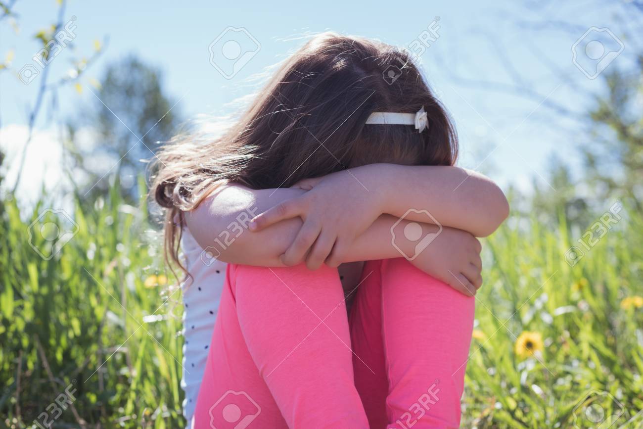 Teddy bear crying alone at window when raining with colorful love shape  bokeh lights. 8927490 Stock Photo at Vecteezy, image size:1300x867