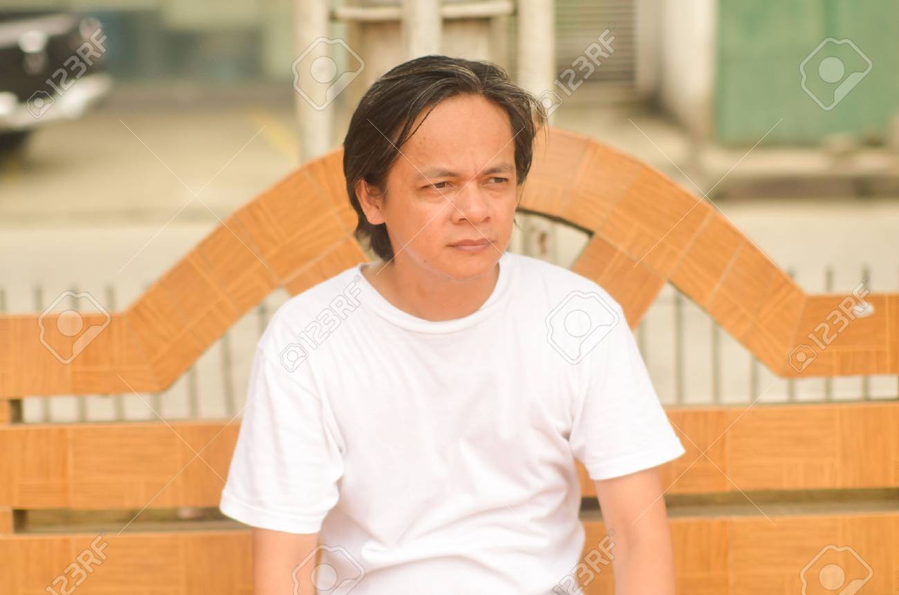 Asiatischer Mann Mit Weissen Haaren Foto Grubeln Lizenzfreie Fotos Bilder Und Stock Fotografie Image 73755716