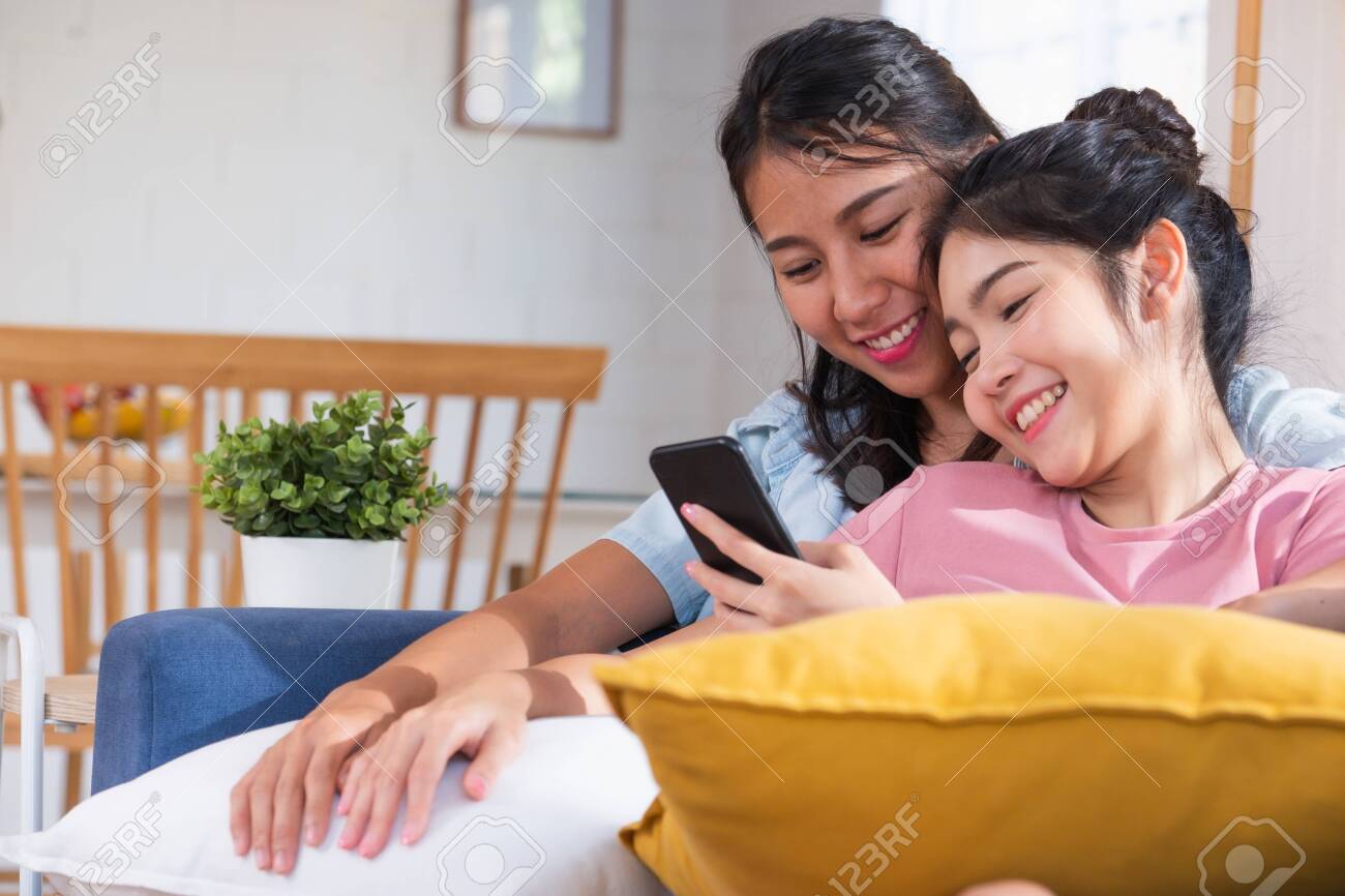 lesbian mobile videos Sex party milfs