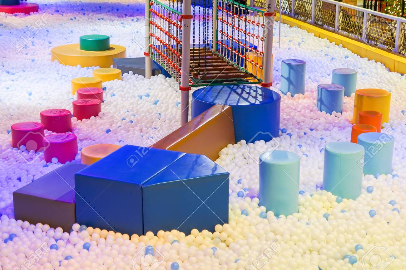 kids indoor ball pit